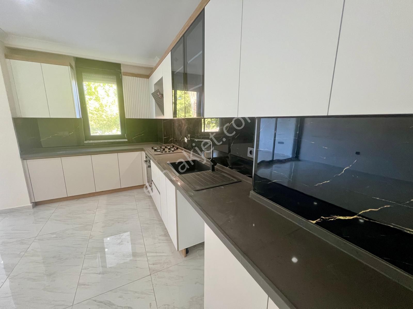 Akçay Aras Emlaktan Tahtakuşlarda Denize 50 Metre Tripleks Villa - Görsel 15