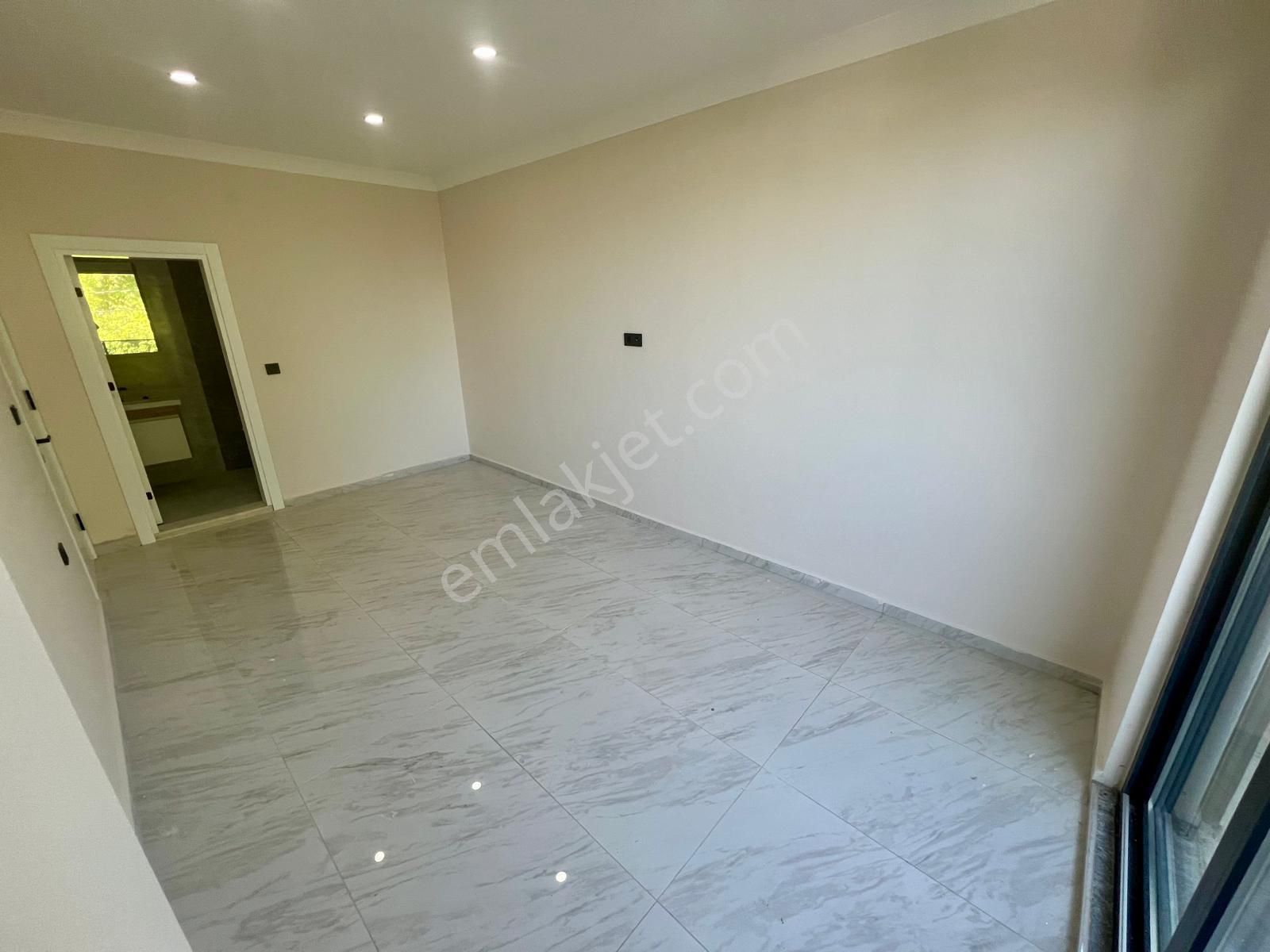 Akçay Aras Emlaktan Tahtakuşlarda Denize 50 Metre Tripleks Villa - Görsel 26