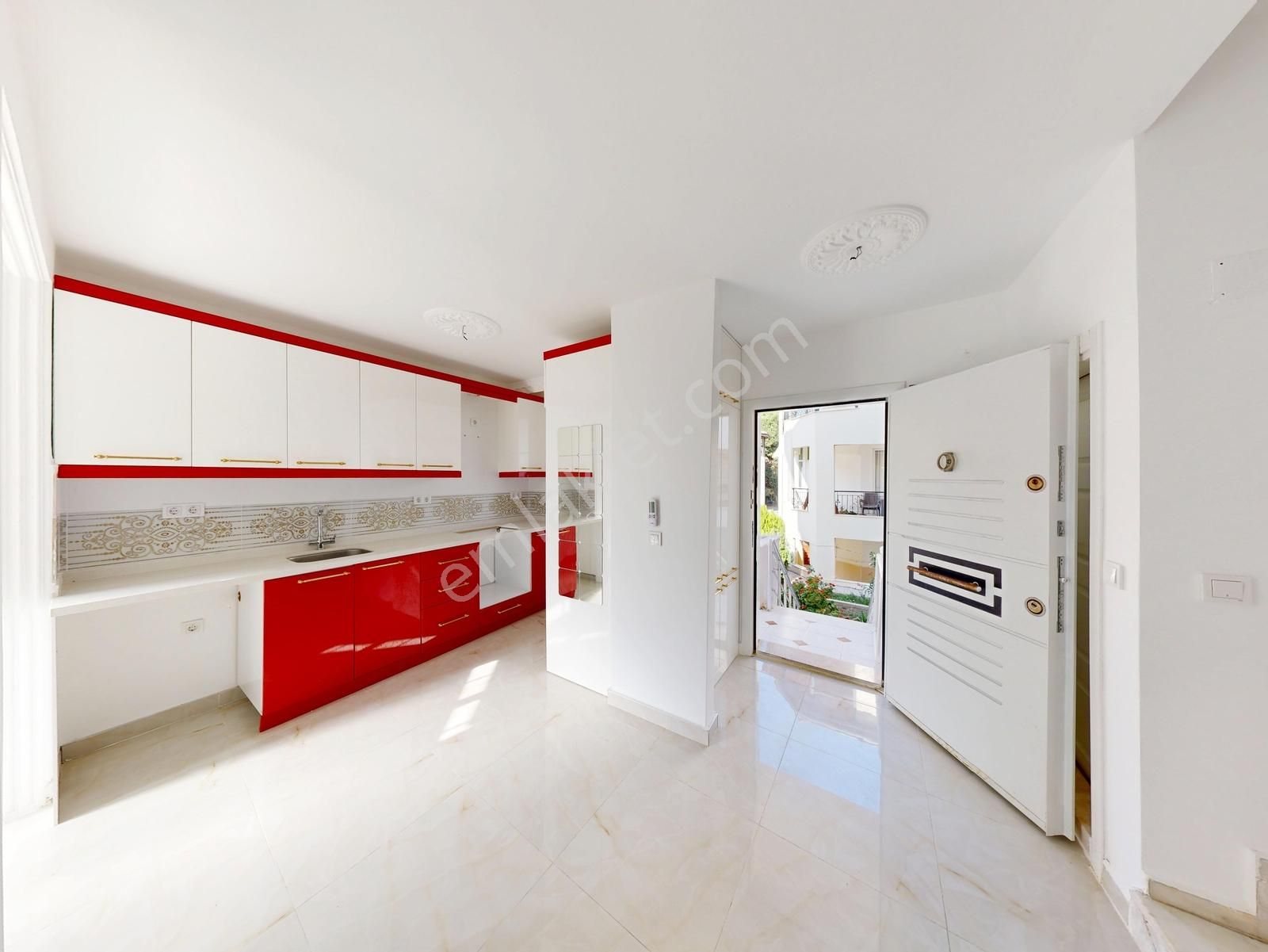 Denize Yakın 2 Girişli Tripleks Havuzlu Villa Vade İmkanı! - Görsel 34