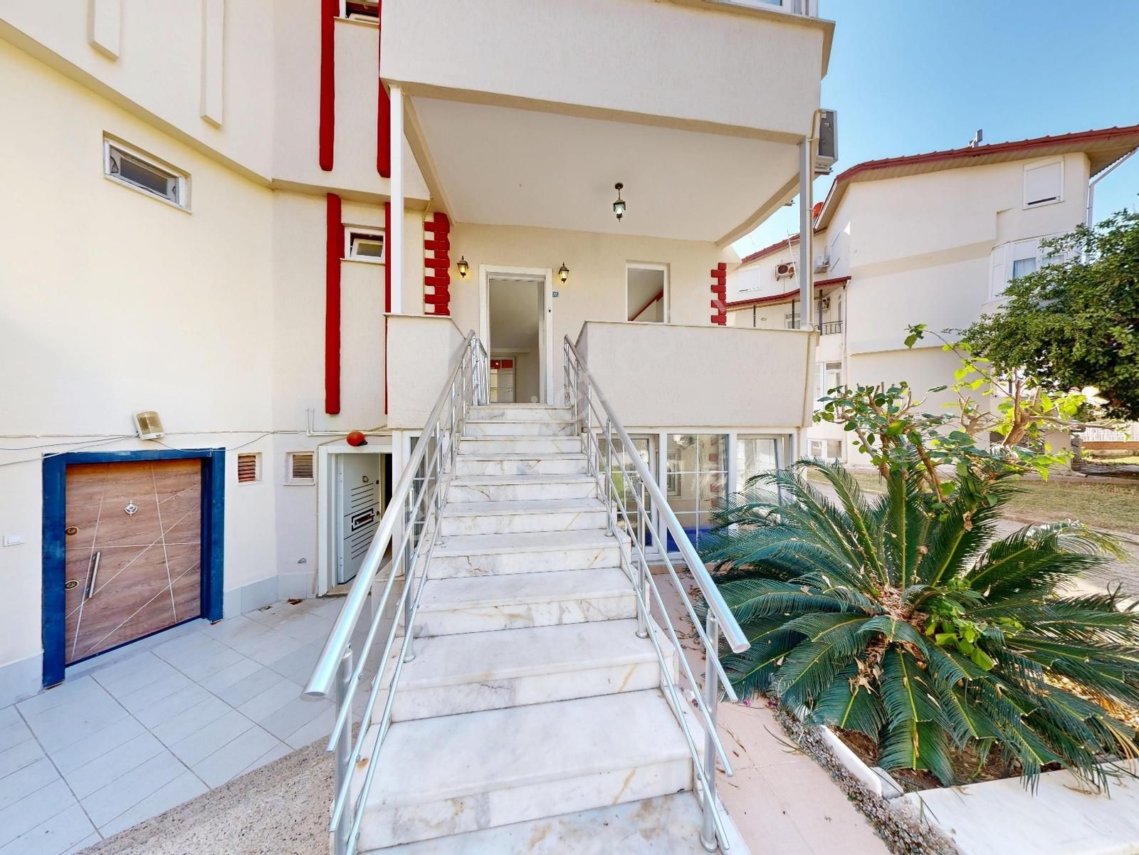 Denize Yakın 2 Girişli Tripleks Havuzlu Villa Vade İmkanı! - Görsel 9