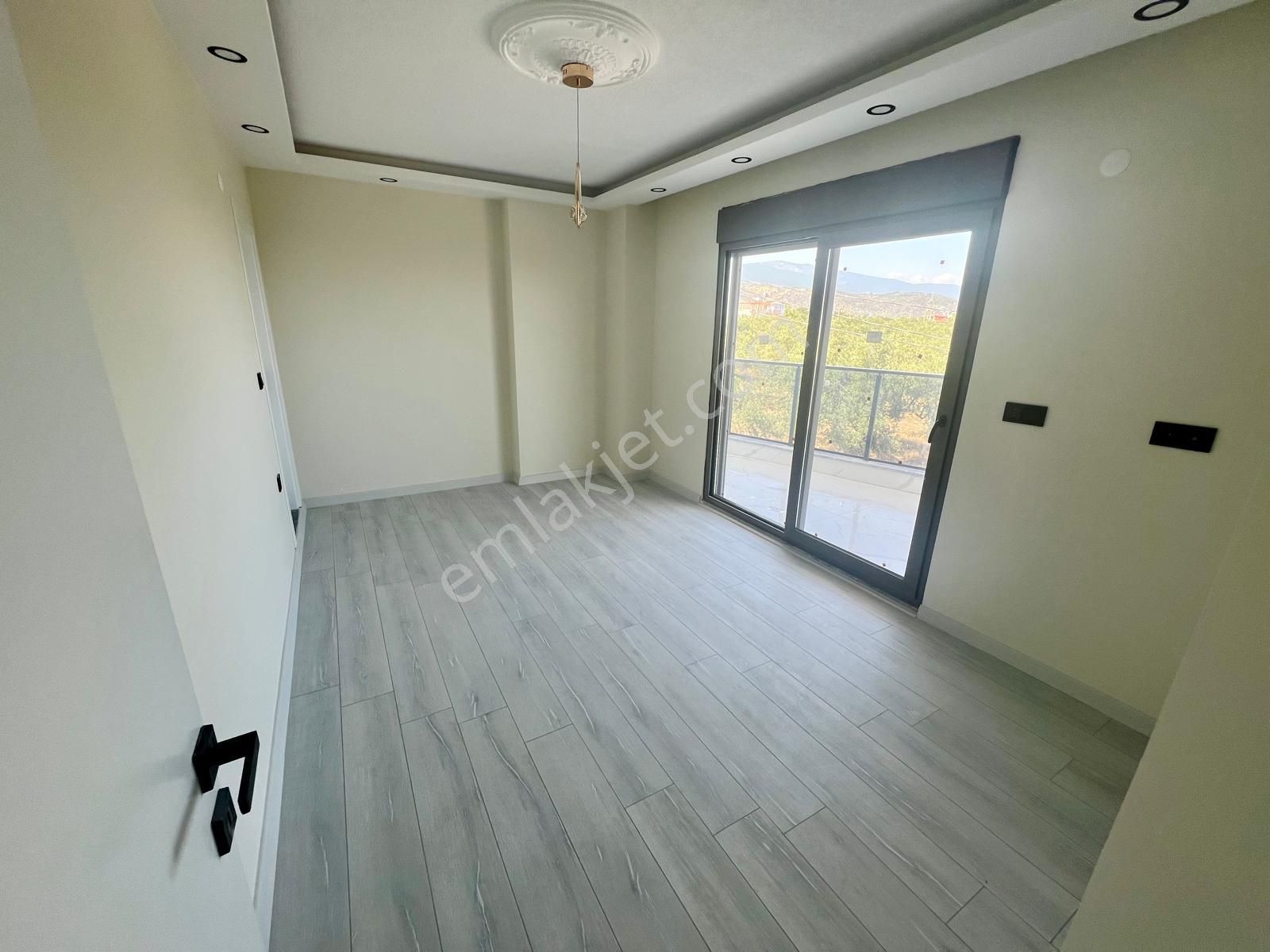 Akçay Aras Emlaktan Güre Çamlıbelde Denize 500 M. 4+1 Villa - Görsel 24