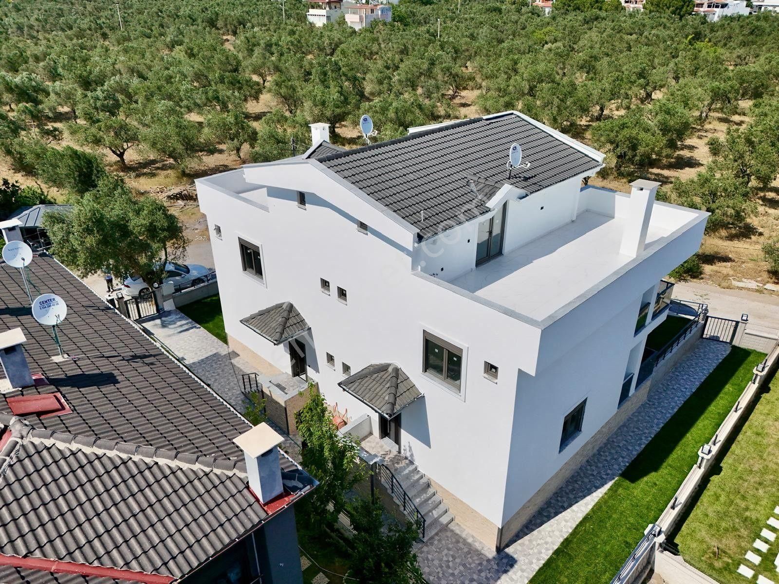 Akçay Aras Emlaktan Güre Çamlıbelde Denize 500 M. 4+1 Villa - Görsel 4