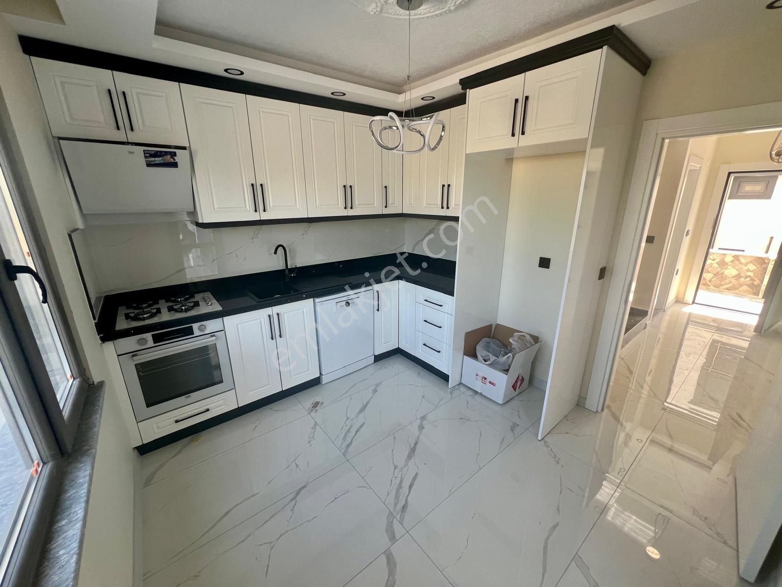 Akçay Aras Emlaktan Güre Çamlıbelde Denize 500 M. 4+1 Villa - Görsel 14