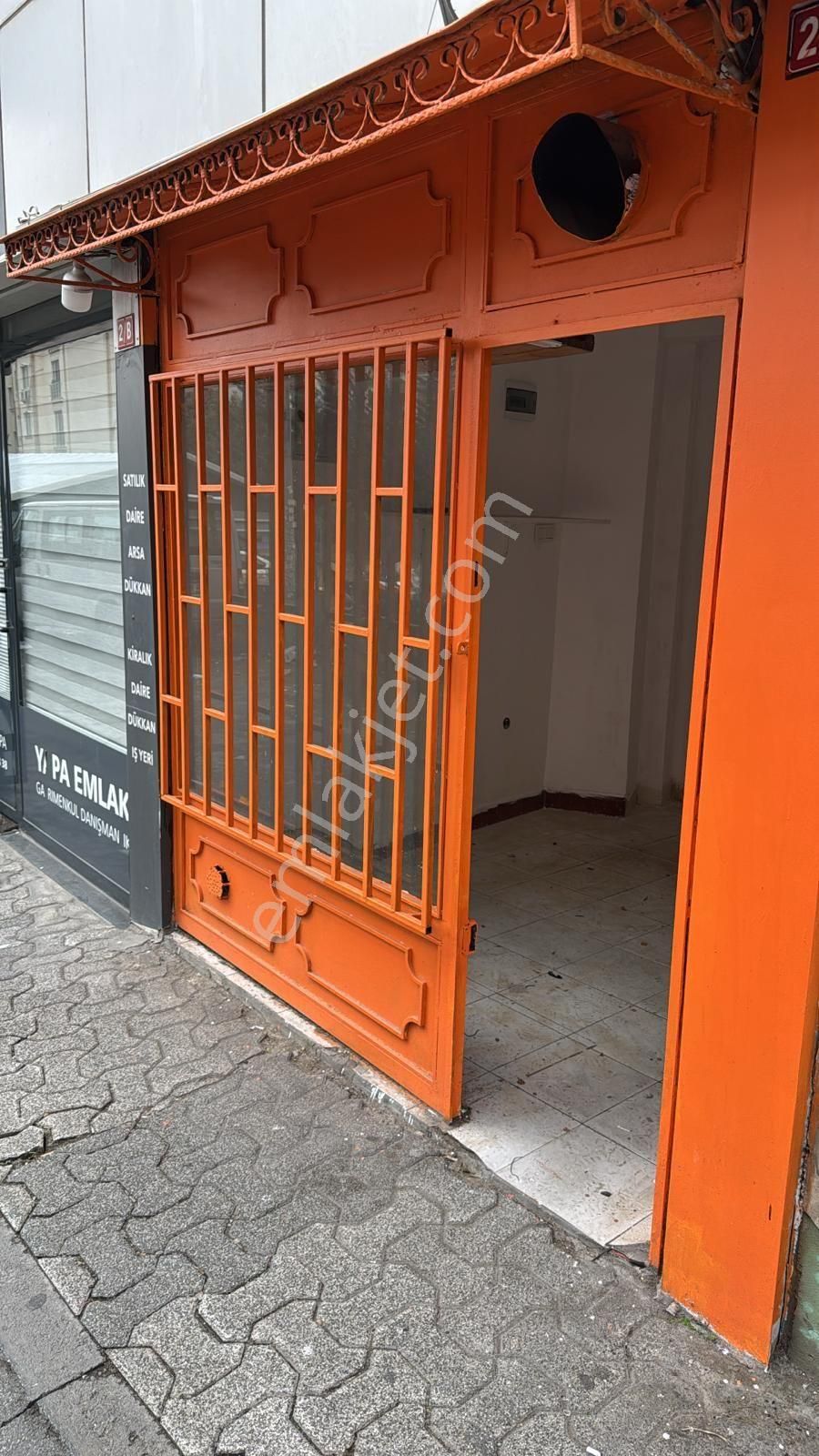 Sahibinden Kastelli Binasında Düz Zemin 15m2 Kiralık Dükkan