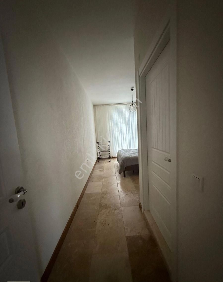 Foça Hayat’da Havuzlu Sitede Özel Bahçeli Eşyalı Lüx Villa - Görsel 4