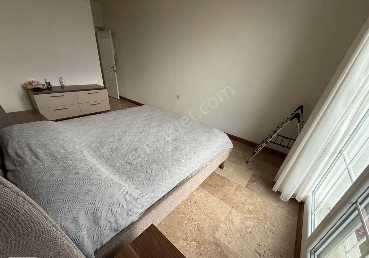 Foça Hayat’da Havuzlu Sitede Özel Bahçeli Eşyalı Lüx Villa - Görsel 6