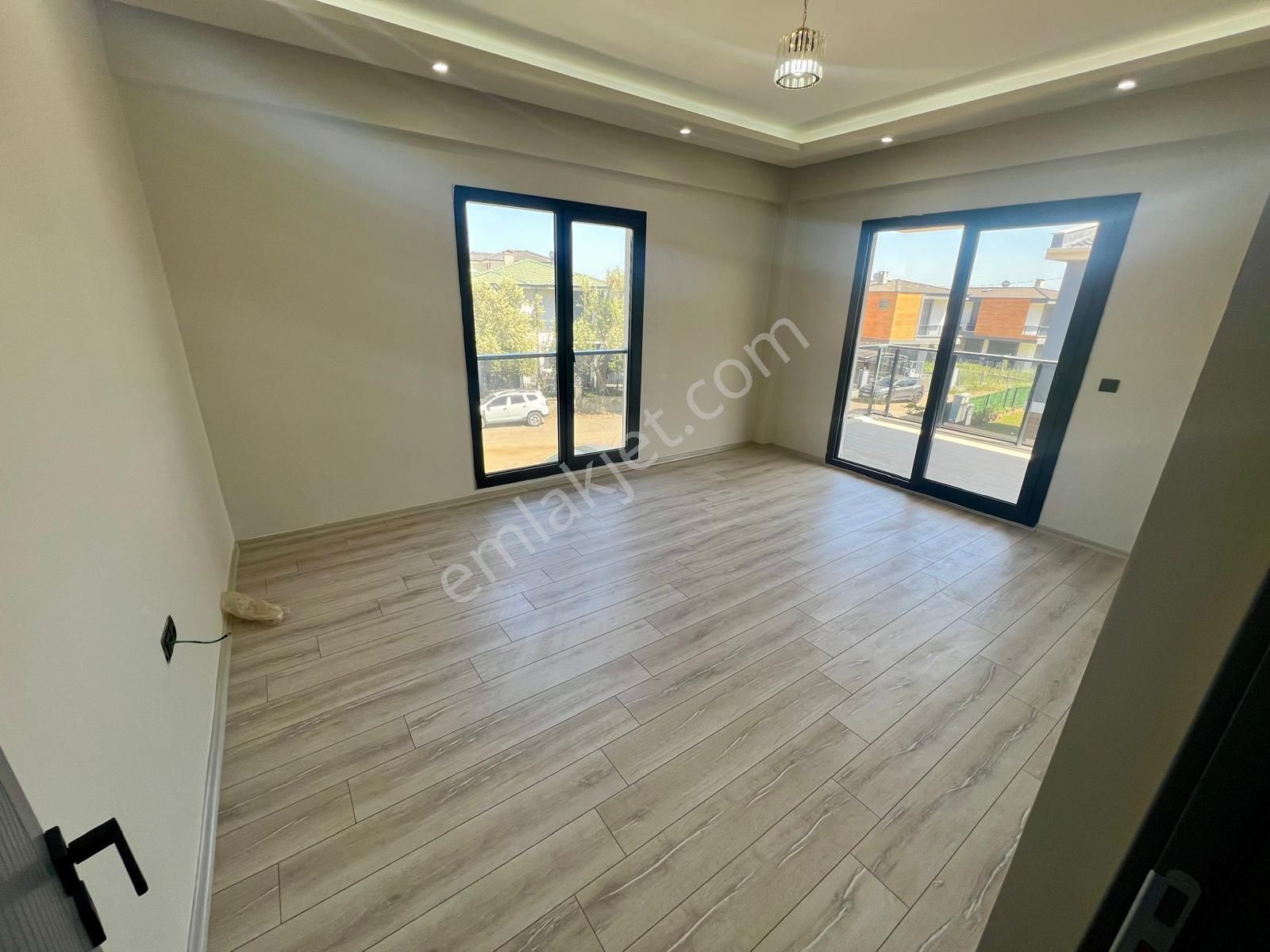 Akçay Aras Emlaktan Gürede Site İçi Müstakil 5+1 Havuzlu Villa - Görsel 24