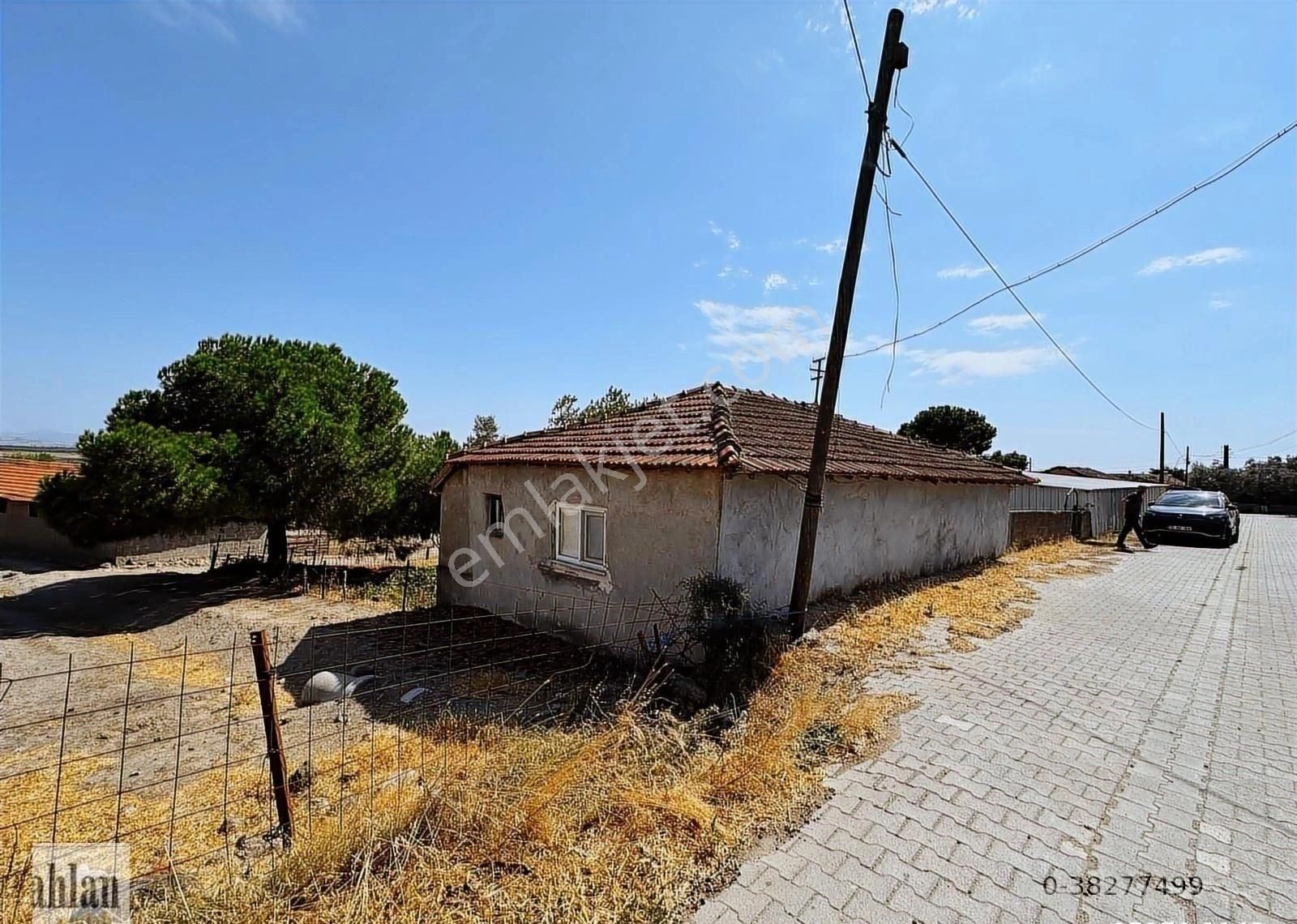 Şahlan Emlaktan Satılık Köy Evi Ve Arsası - Görsel 2