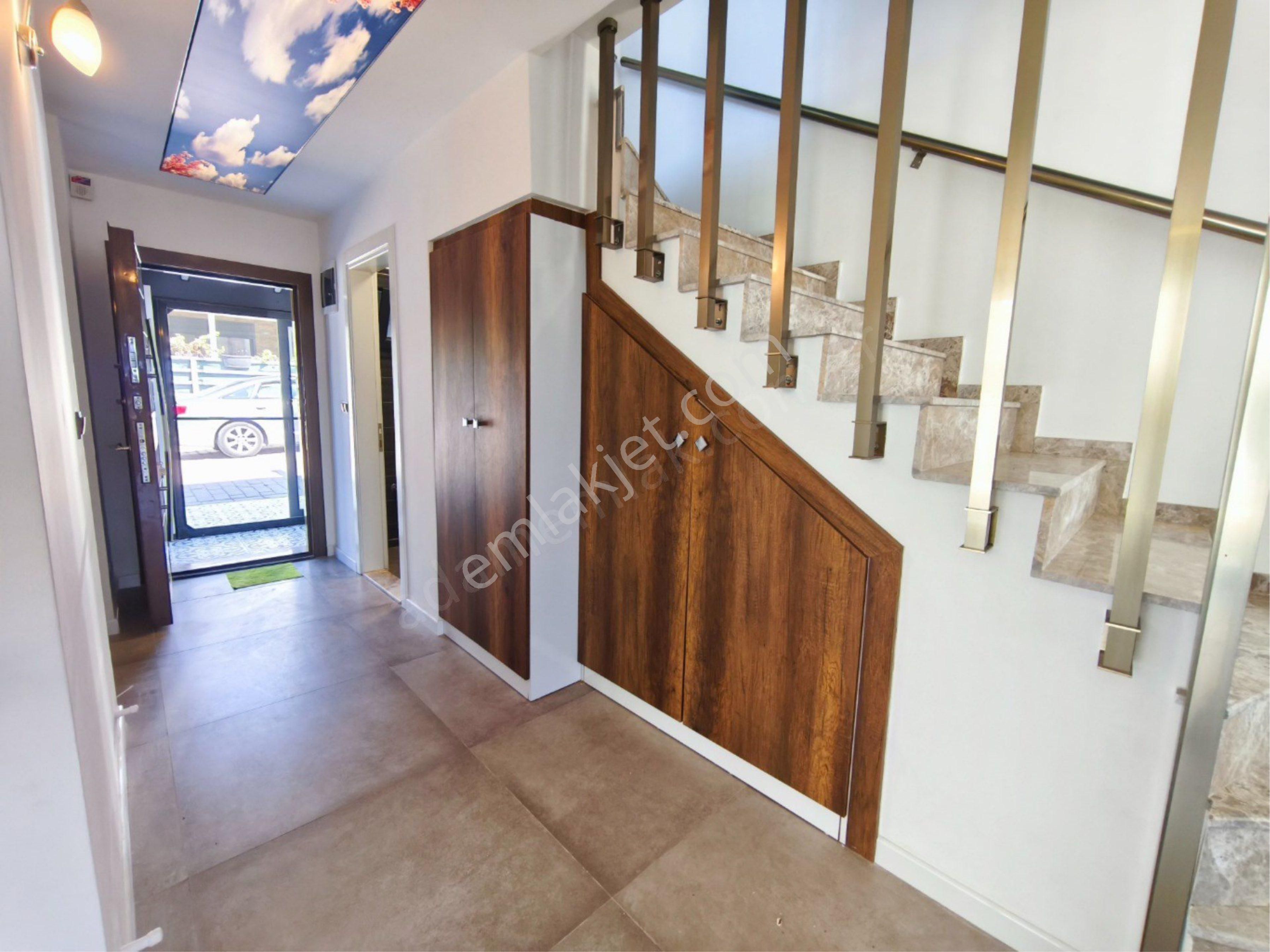 Kuşadasında Müstakil Bahçeli Özel Otoparklı 3+1 Havuzlu Sitede Villa - Görsel 12