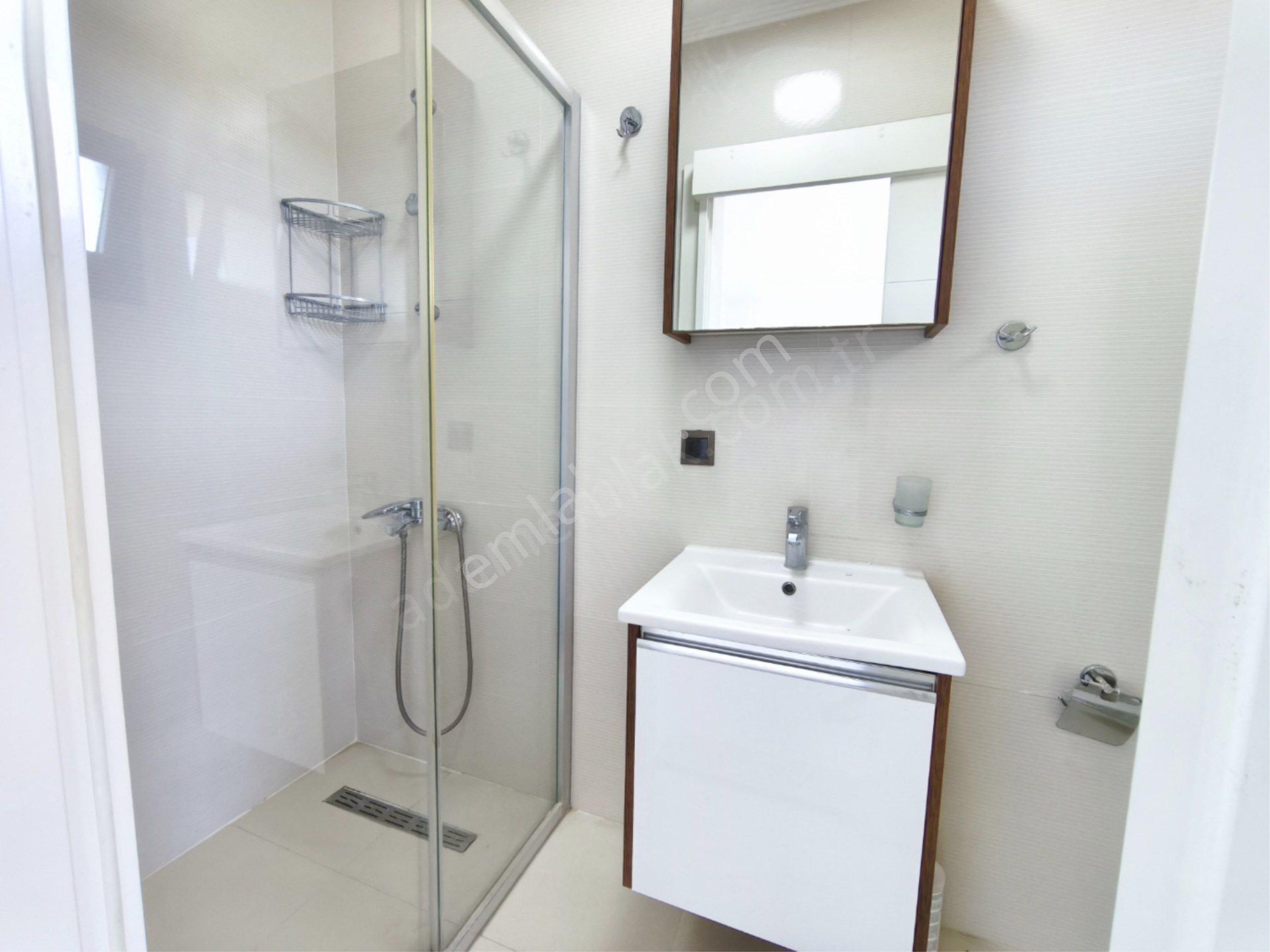 Kuşadasında Müstakil Bahçeli Özel Otoparklı 3+1 Havuzlu Sitede Villa - Görsel 16