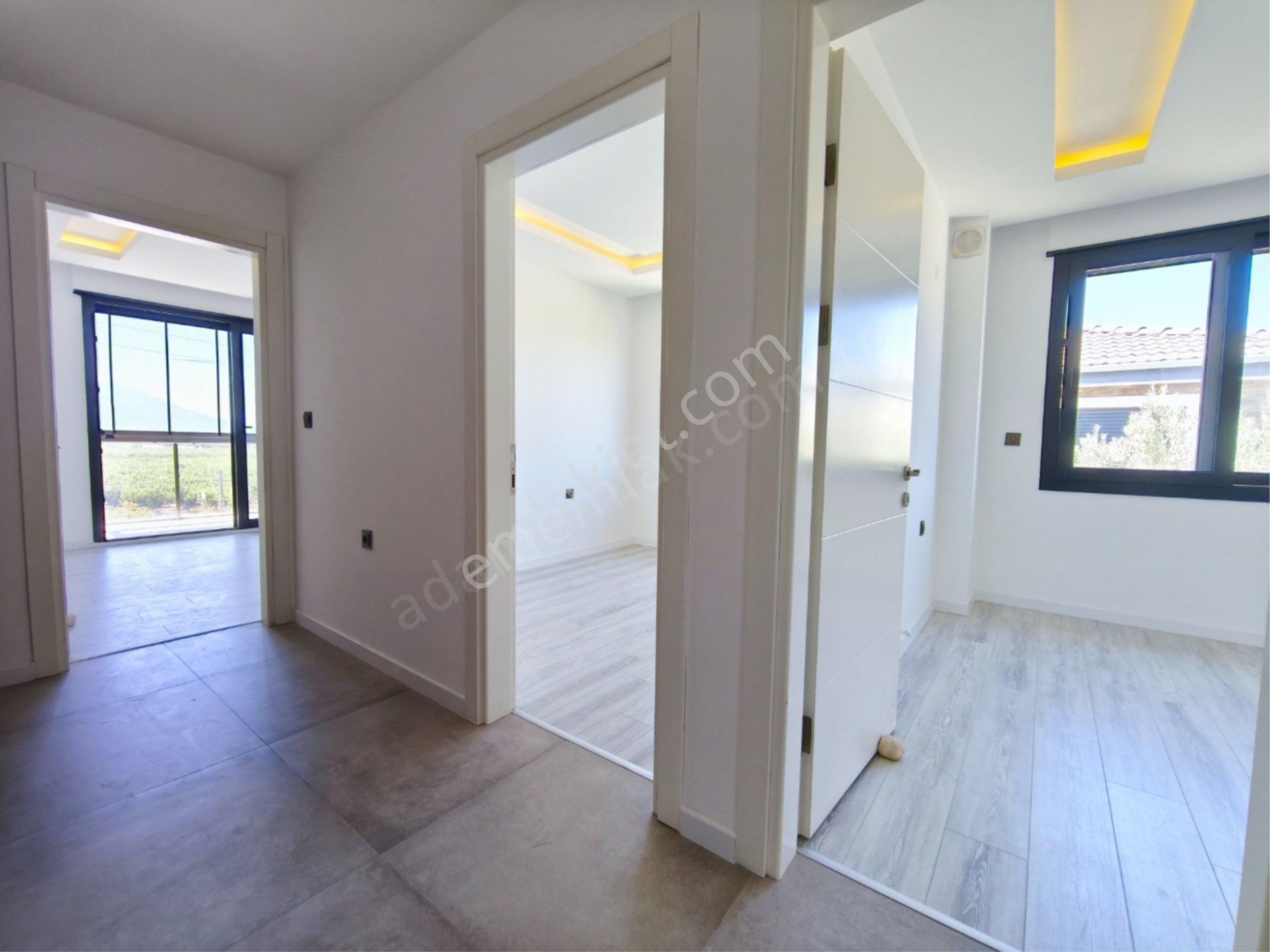 Kuşadasında Müstakil Bahçeli Özel Otoparklı 3+1 Havuzlu Sitede Villa - Görsel 29