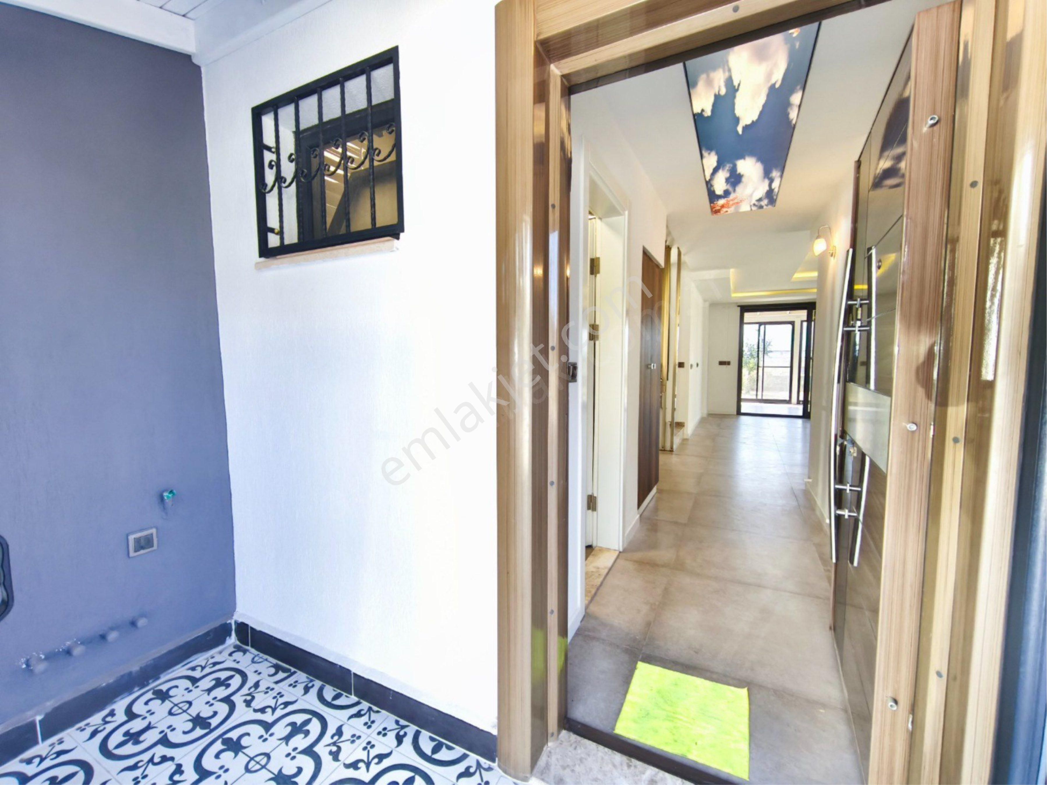 Kuşadasında Müstakil Bahçeli Özel Otoparklı 3+1 Havuzlu Sitede Villa - Görsel 28