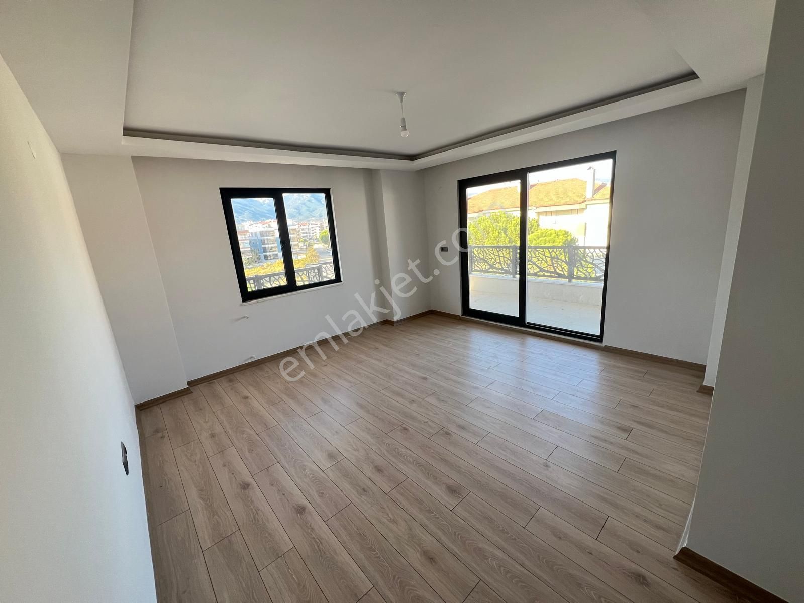 Akçay Aras Emlaktan Altınkumda Doğalgazlı Denize 350 Metre 4+1 Ön Cephe Dubleks