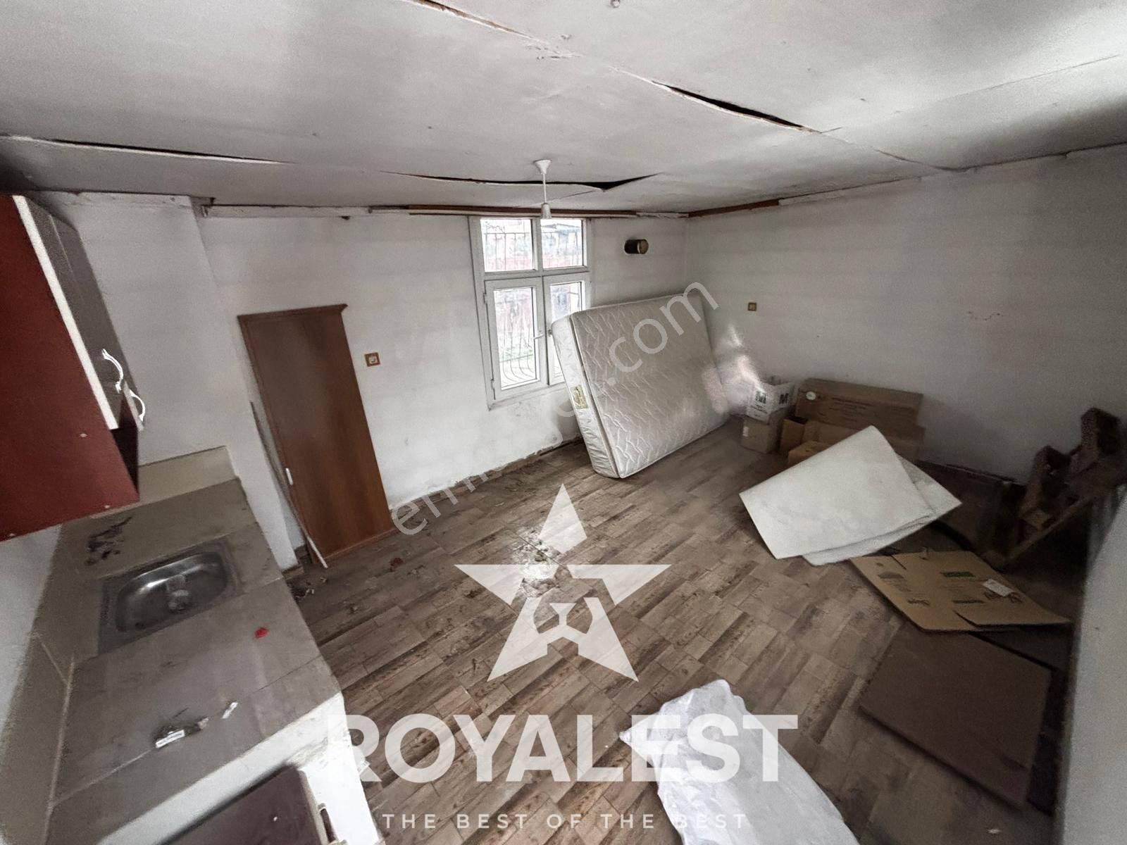 Royalest'ten Gürselpaşa'da 2 Katlı Bahçeli Müstakil Satılık Ev - Görsel 15