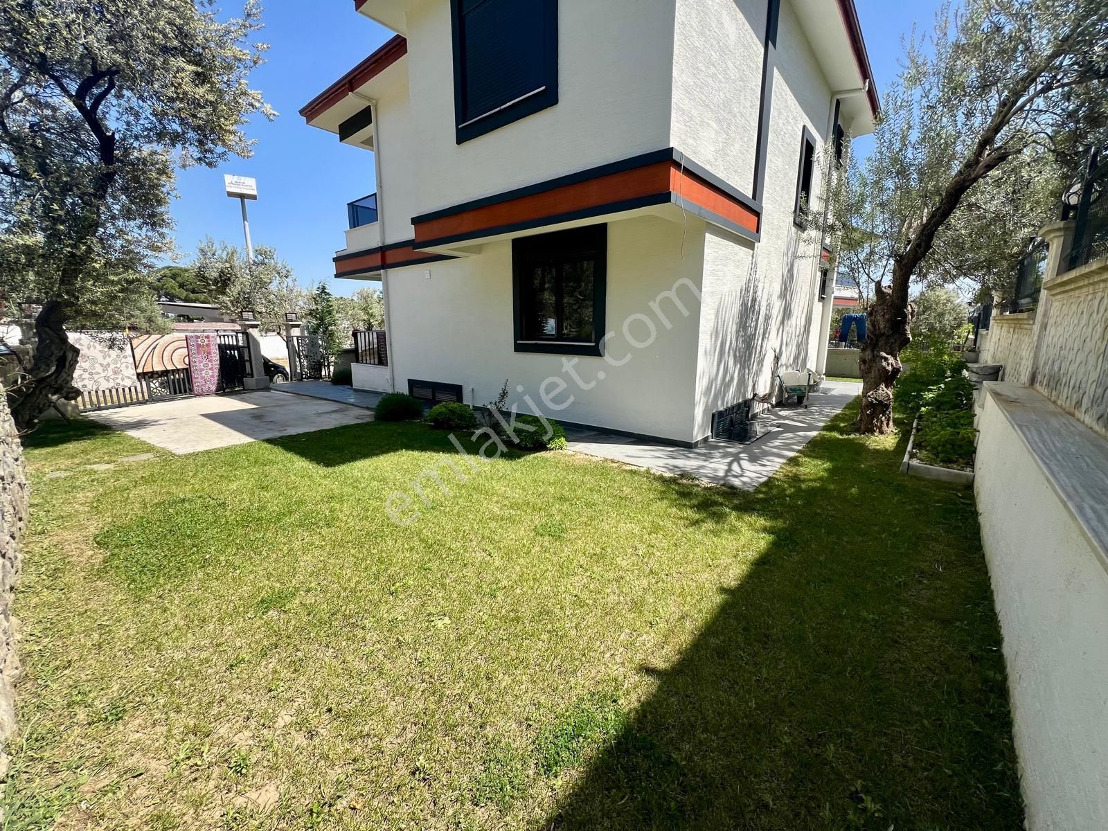 Akçay Aras Emlaktan Gürede Geniş Bahçeli 7+1 Müstakil Villa - Görsel 5