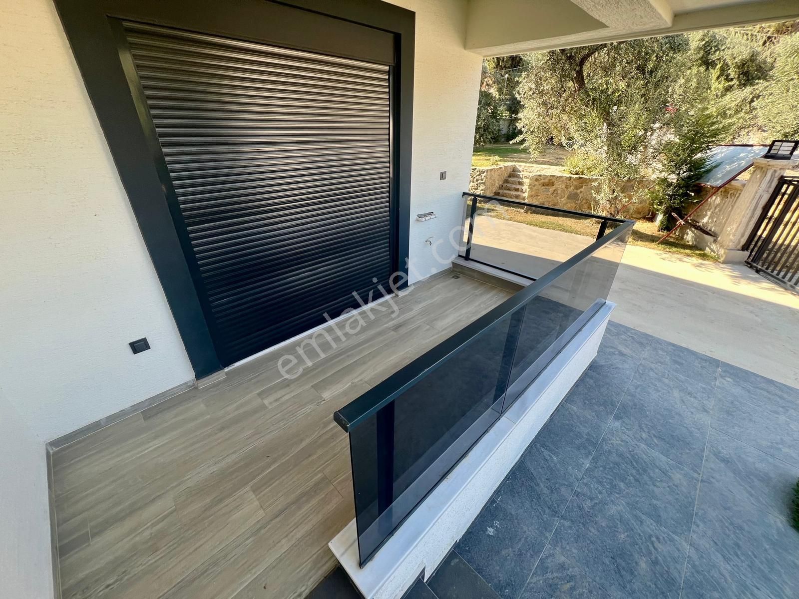 Akçay Aras Emlaktan Gürede Geniş Bahçeli 7+1 Müstakil Villa - Görsel 16