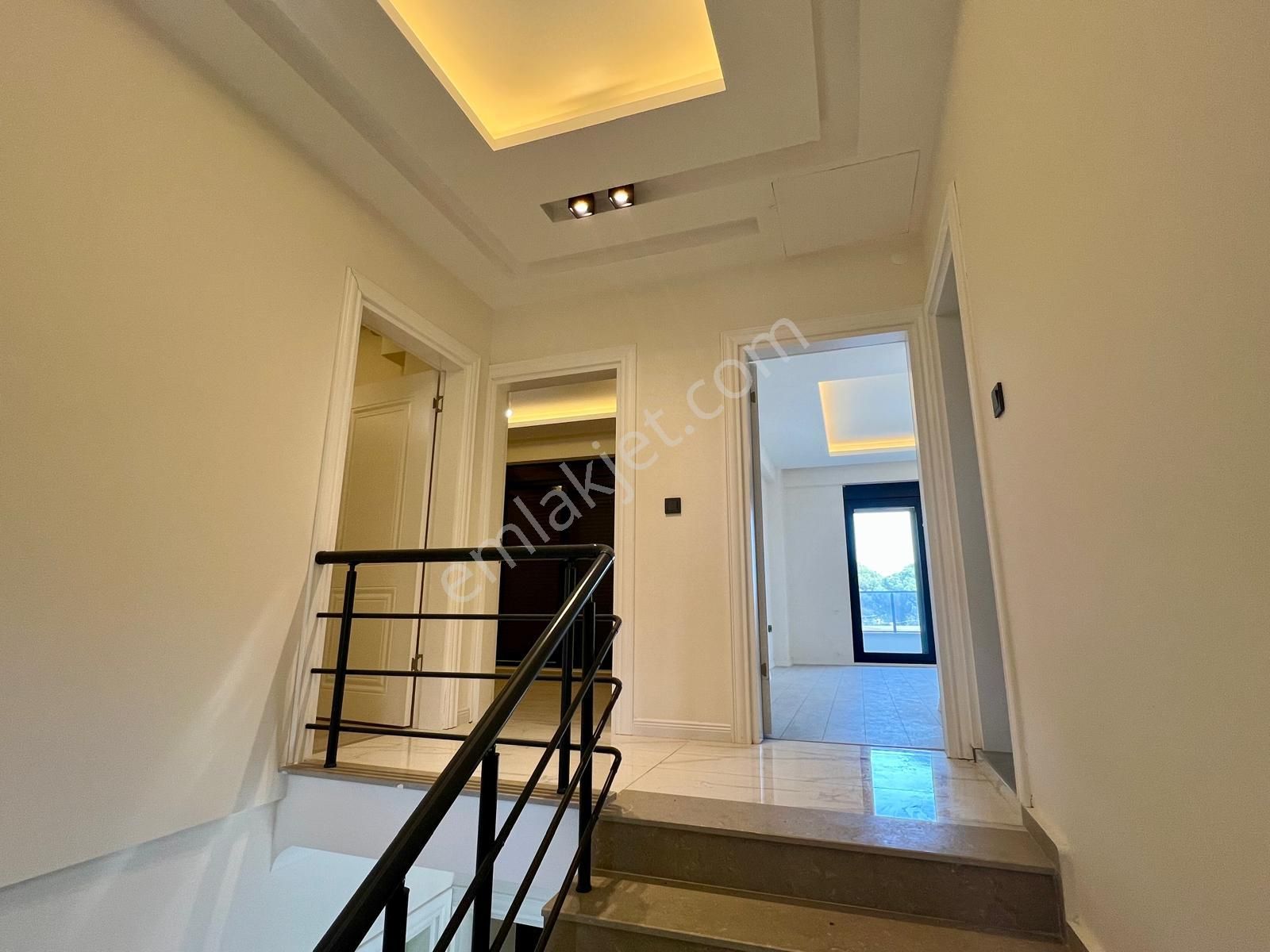 Akçay Aras Emlaktan Gürede Geniş Bahçeli 7+1 Müstakil Villa - Görsel 19