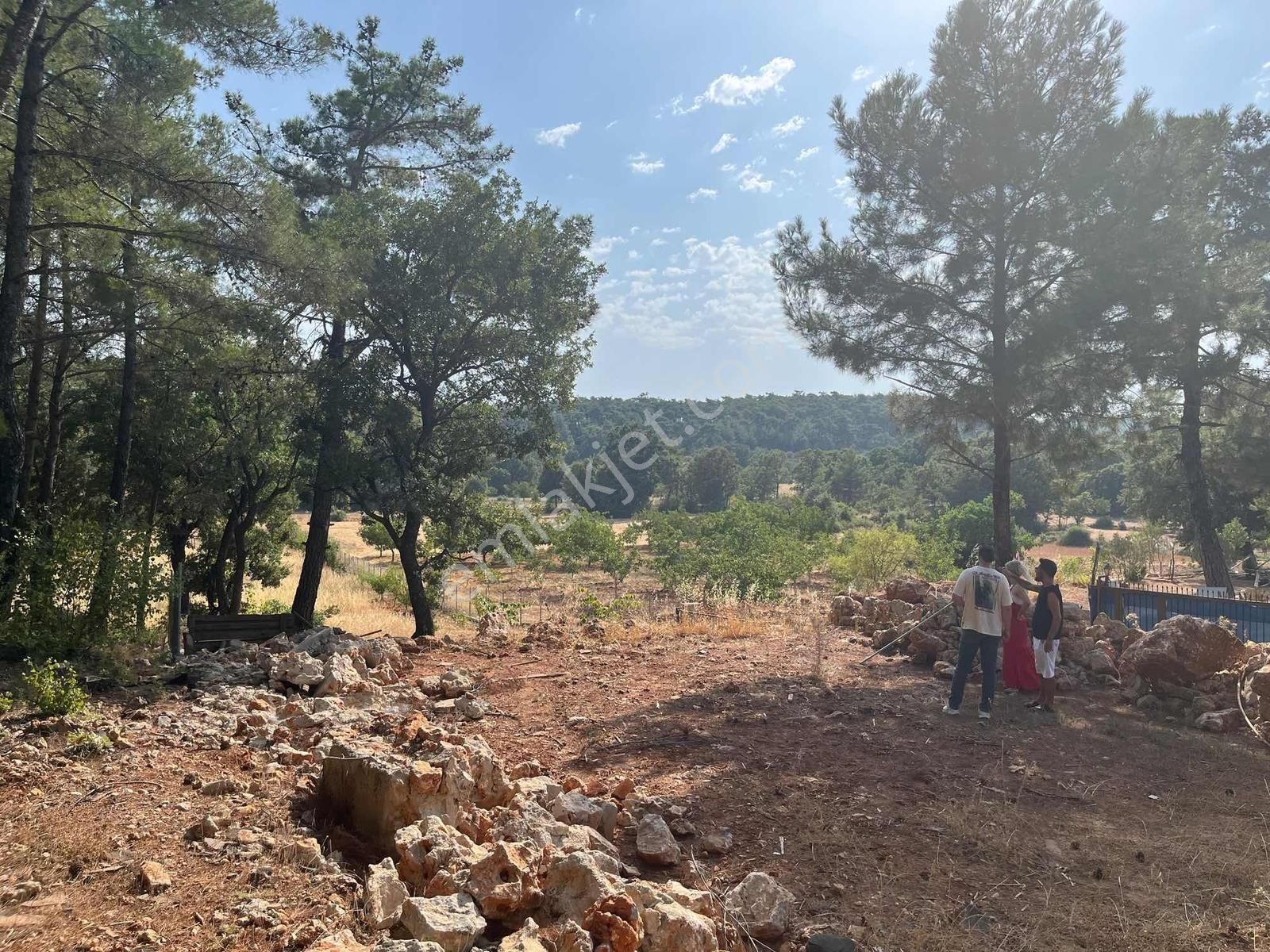 Akyakaya 8 Km Mesafede Etrafı Çevrili Herşeyi İle Tam Yatırımlık - Görsel 8