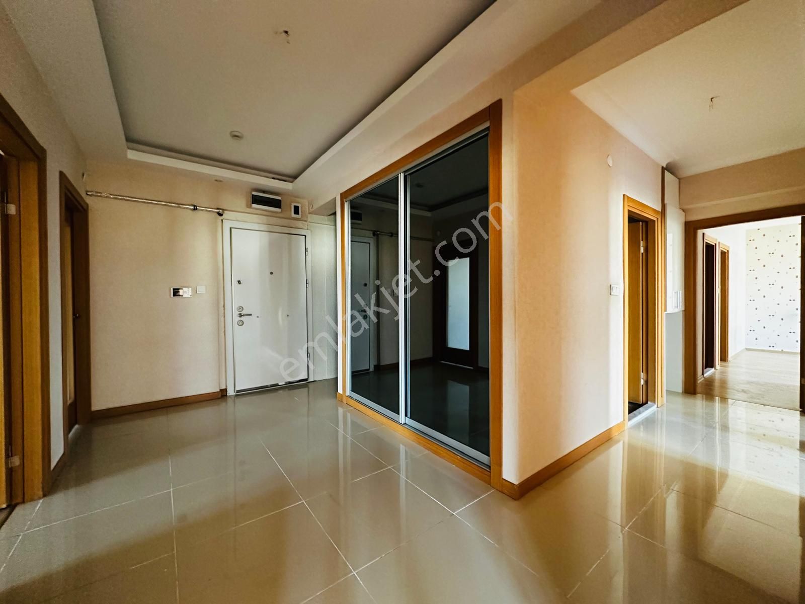 Kalecik Emlak'tan Site'de Asansörlü Fırsat Dairesi 4+1 175m² - Görsel 18