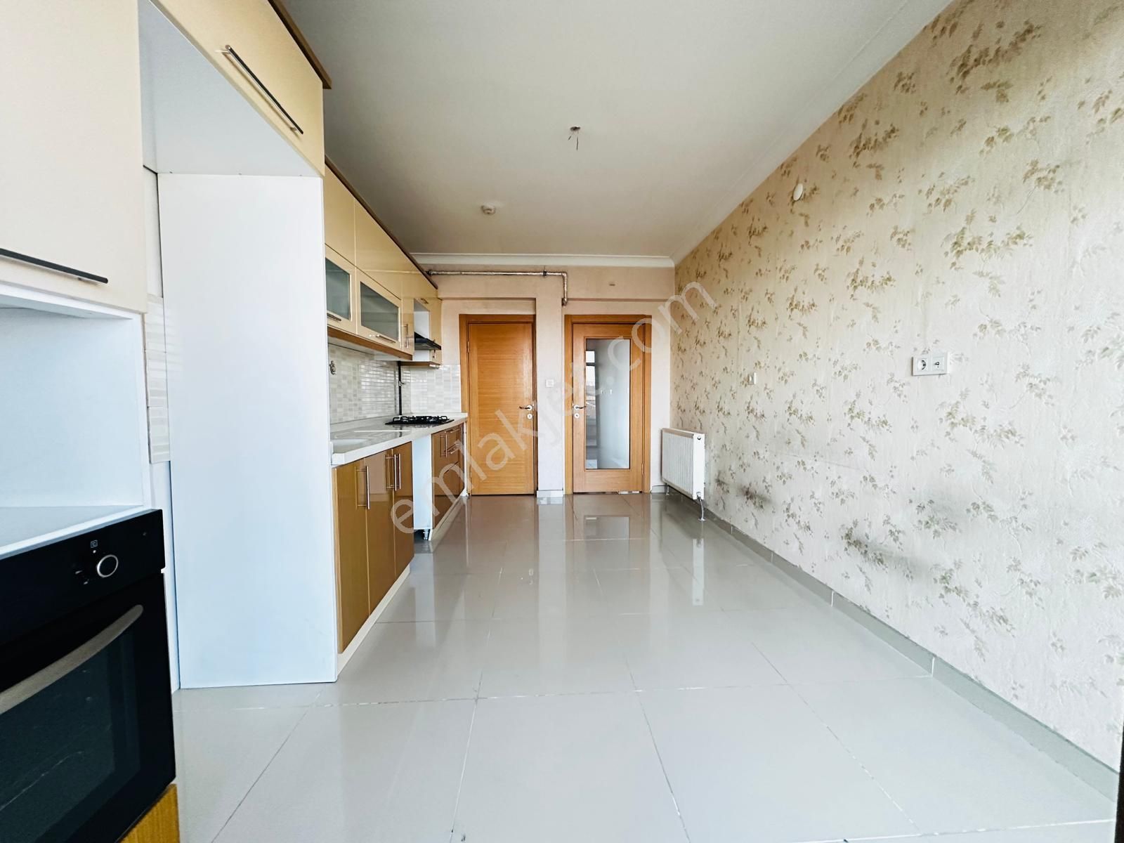 Kalecik Emlak'tan Site'de Asansörlü Fırsat Dairesi 4+1 175m² - Görsel 4