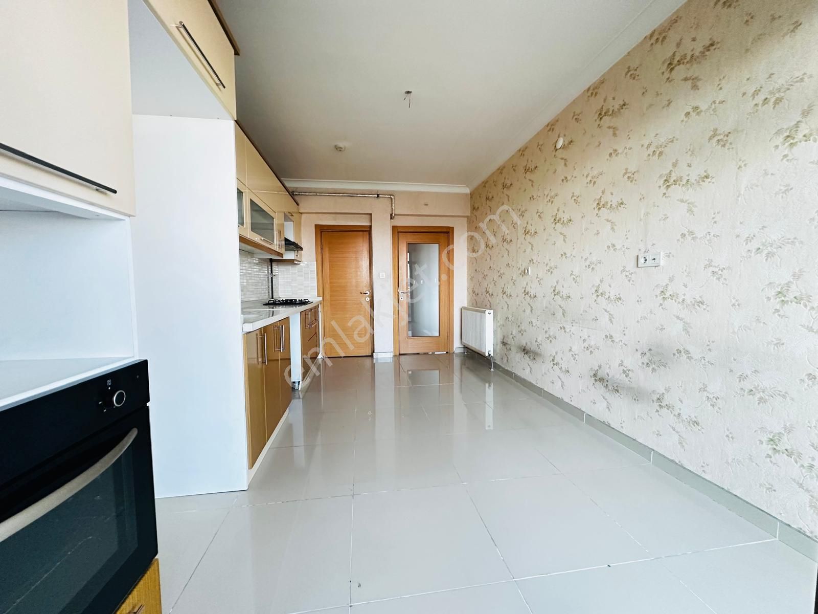 Kalecik Emlak'tan Site'de Asansörlü Fırsat Dairesi 4+1 175m² - Görsel 5