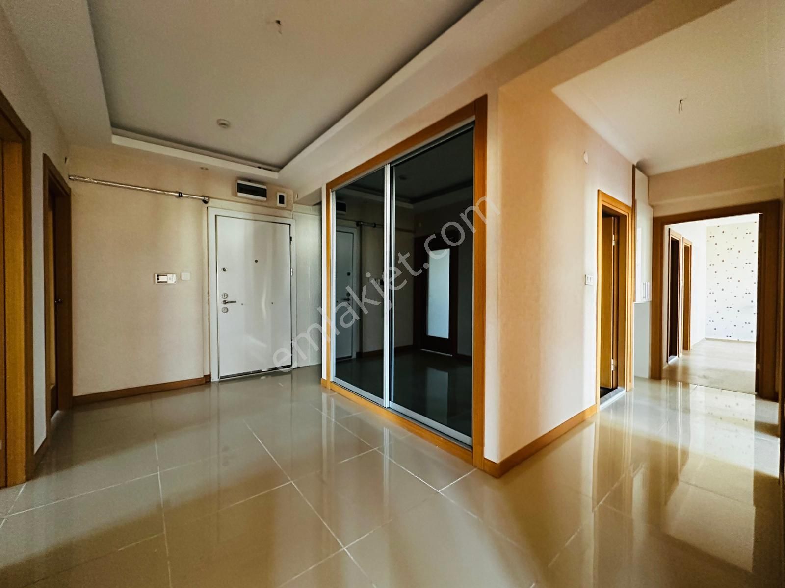 Kalecik Emlak'tan Site'de Asansörlü Fırsat Dairesi 4+1 175m² - Görsel 17