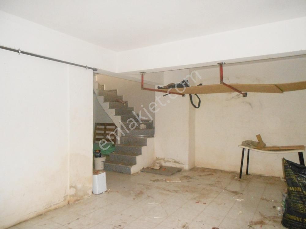 Bakırköy Osmaniye De Giriş:55m2+wc Alt Kat:65m2+mutfak - Görsel 4