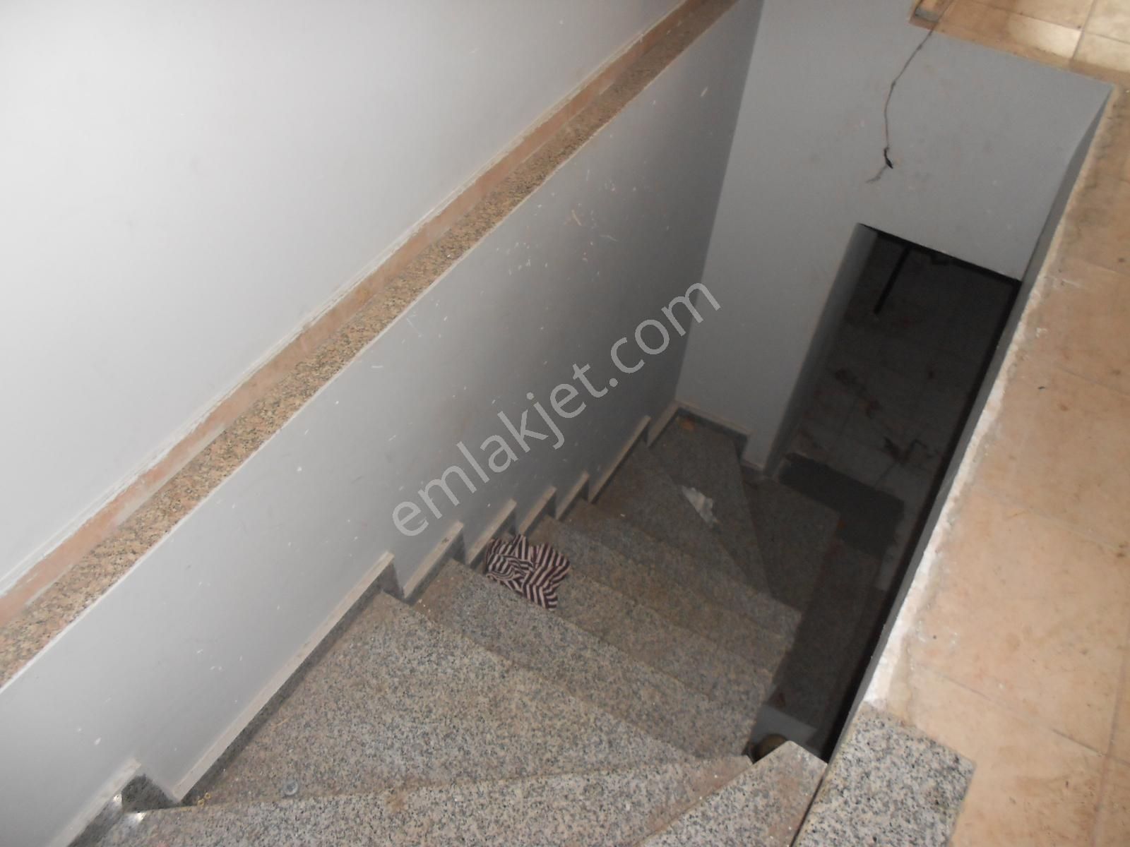 Bakırköy Osmaniye De Giriş:55m2+wc Alt Kat:65m2+mutfak - Görsel 9