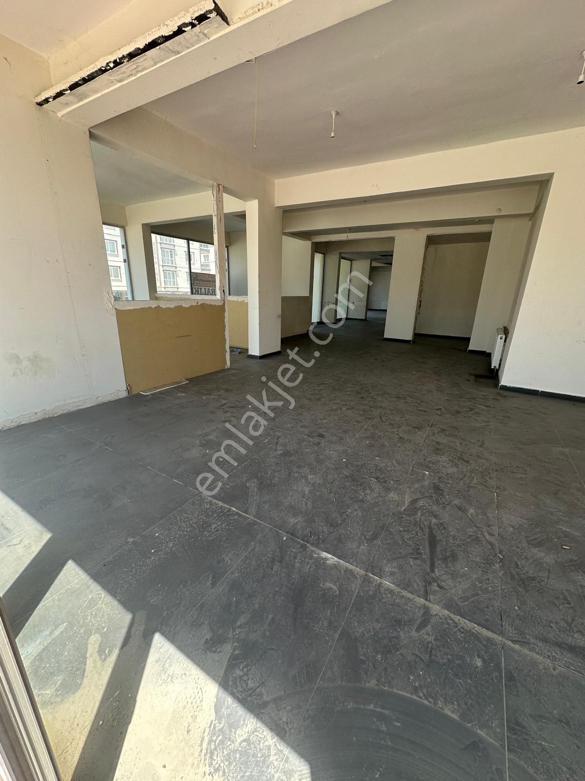 Köşe Başı 2 Cadde Kesişimi Lokasyon Harikası Dükkan - Görsel 15