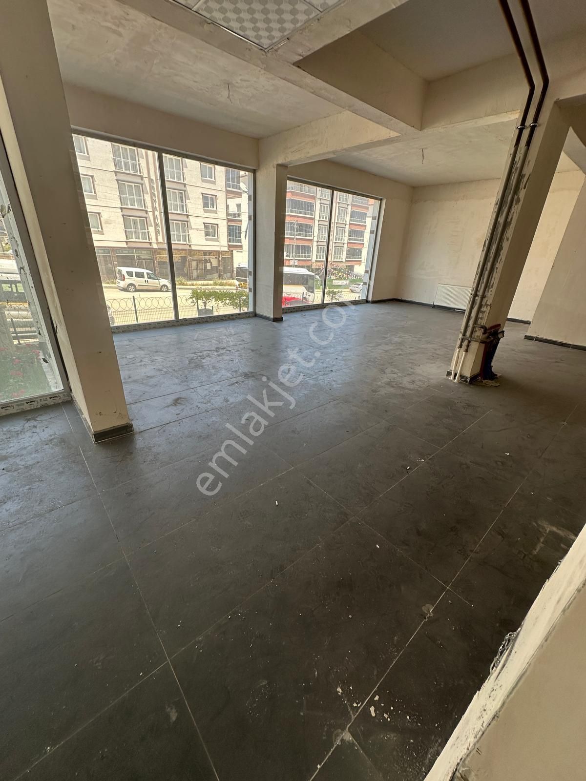 Köşe Başı 2 Cadde Kesişimi Lokasyon Harikası Dükkan - Görsel 13