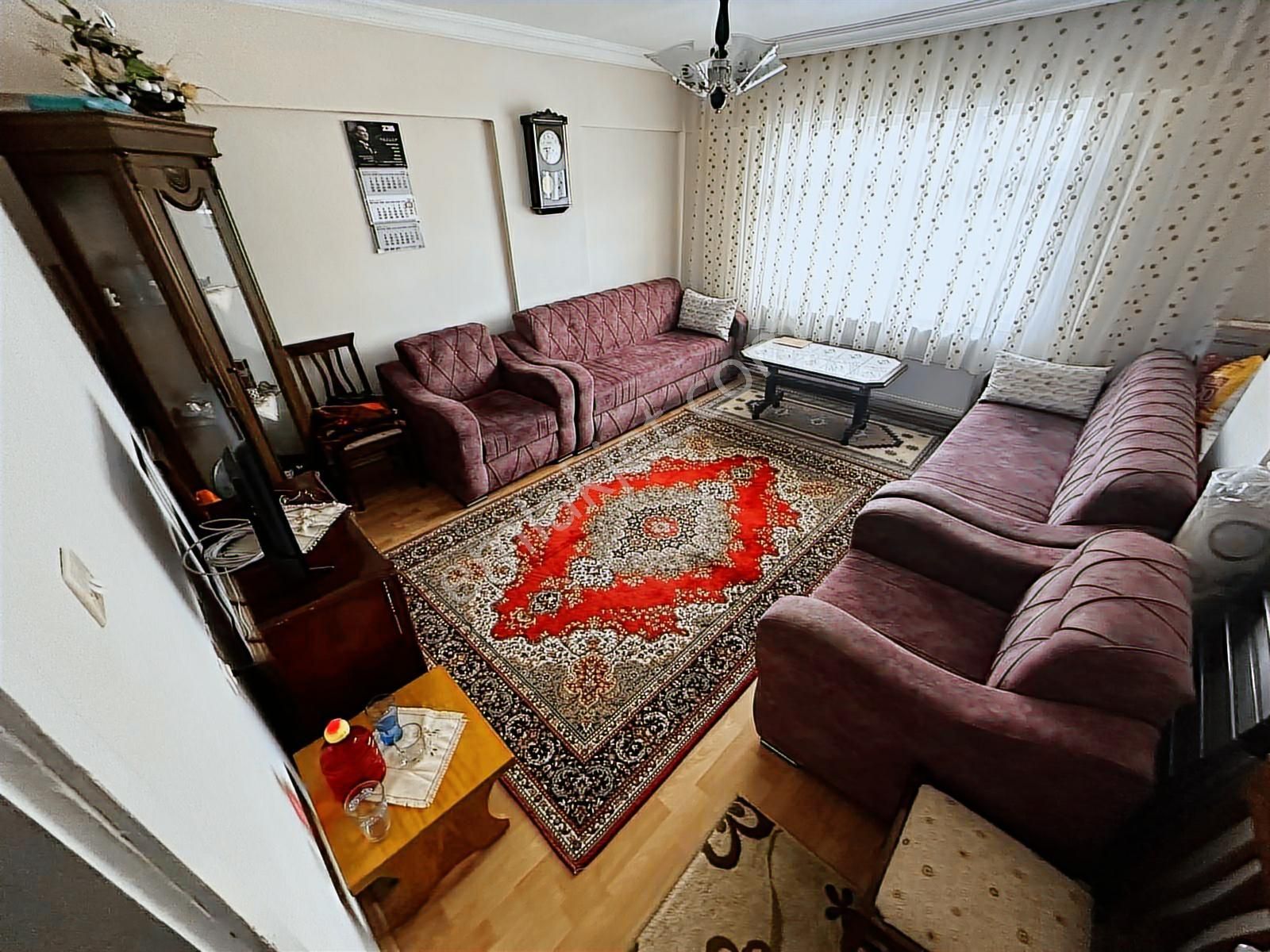 3+1 Harika Lokasyonda Salon Bağımsız 4kat Ön Cephe Harika Daire