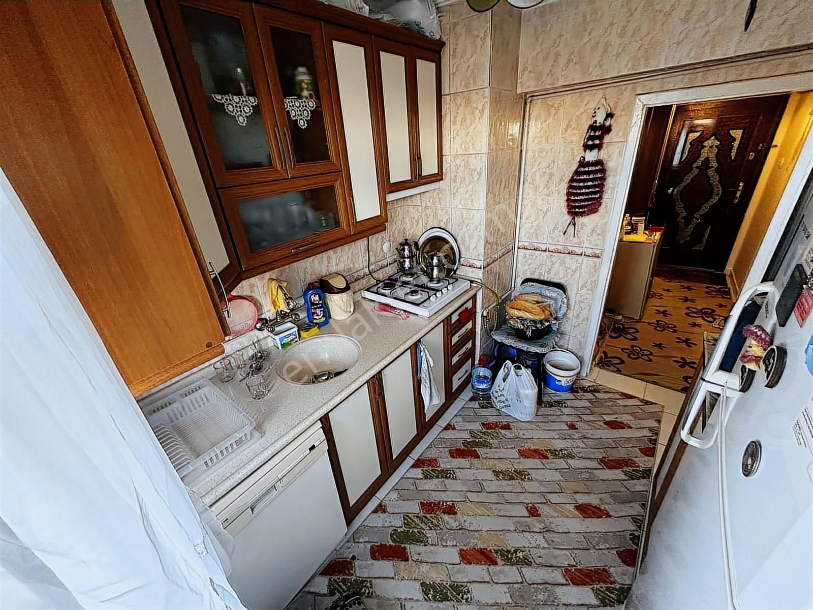 3+1 Harika Lokasyonda Salon Bağımsız 4kat Ön Cephe Harika Daire - Görsel 2