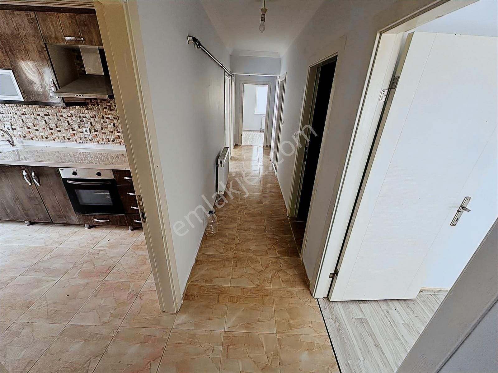 4+1 Merkezi Lokasyon 140m2 Ebeveyn Banyo Ön Cephe - Görsel 18