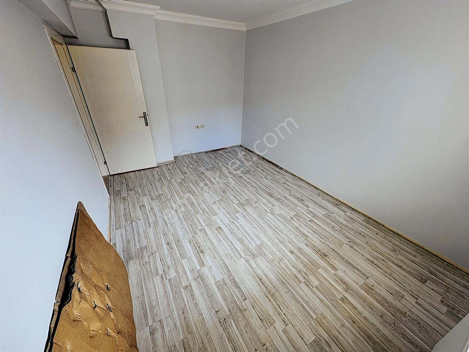 4+1 Merkezi Lokasyon 140m2 Ebeveyn Banyo Ön Cephe - Görsel 4