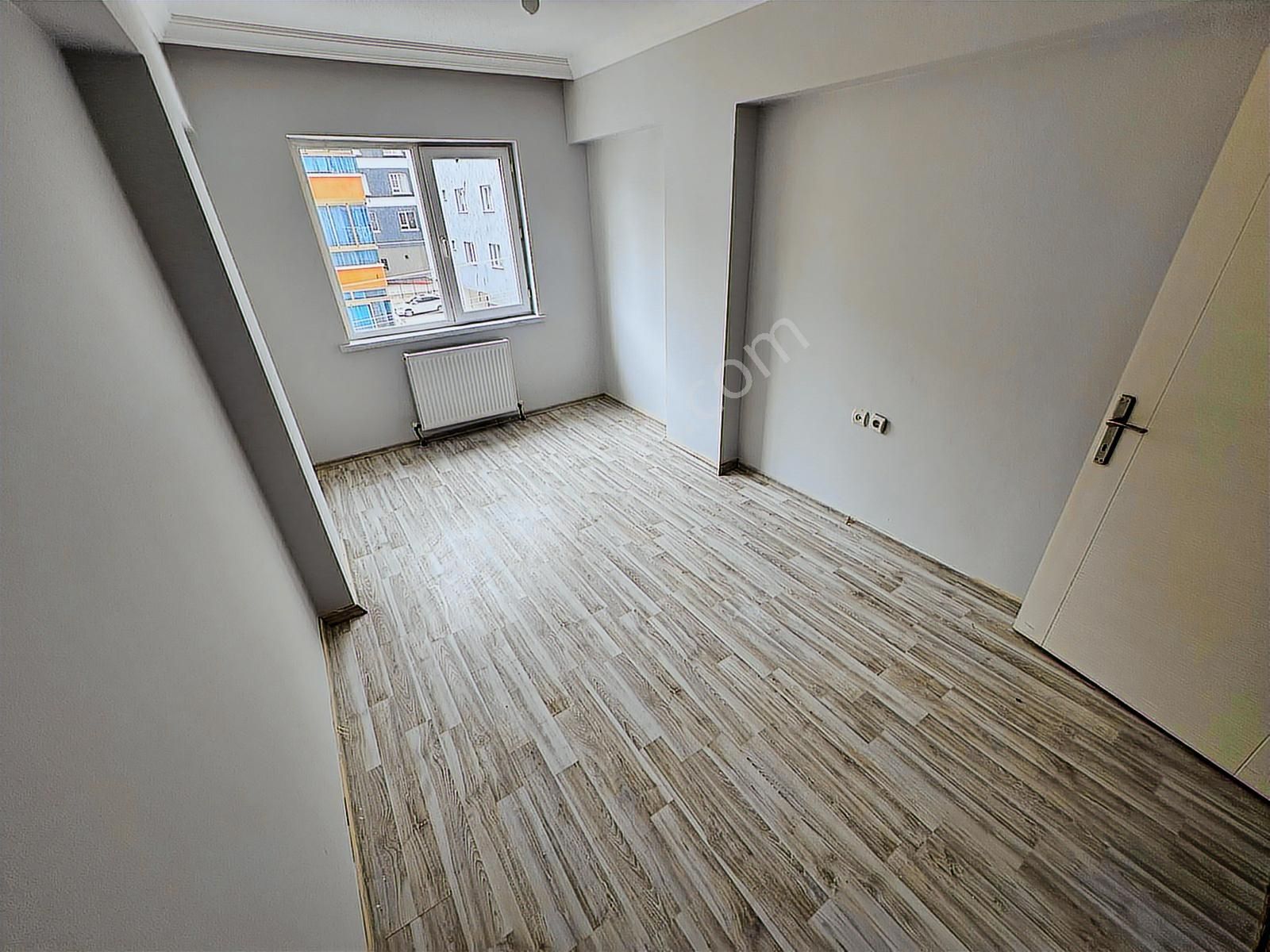 4+1 Merkezi Lokasyon 140m2 Ebeveyn Banyo Ön Cephe - Görsel 17