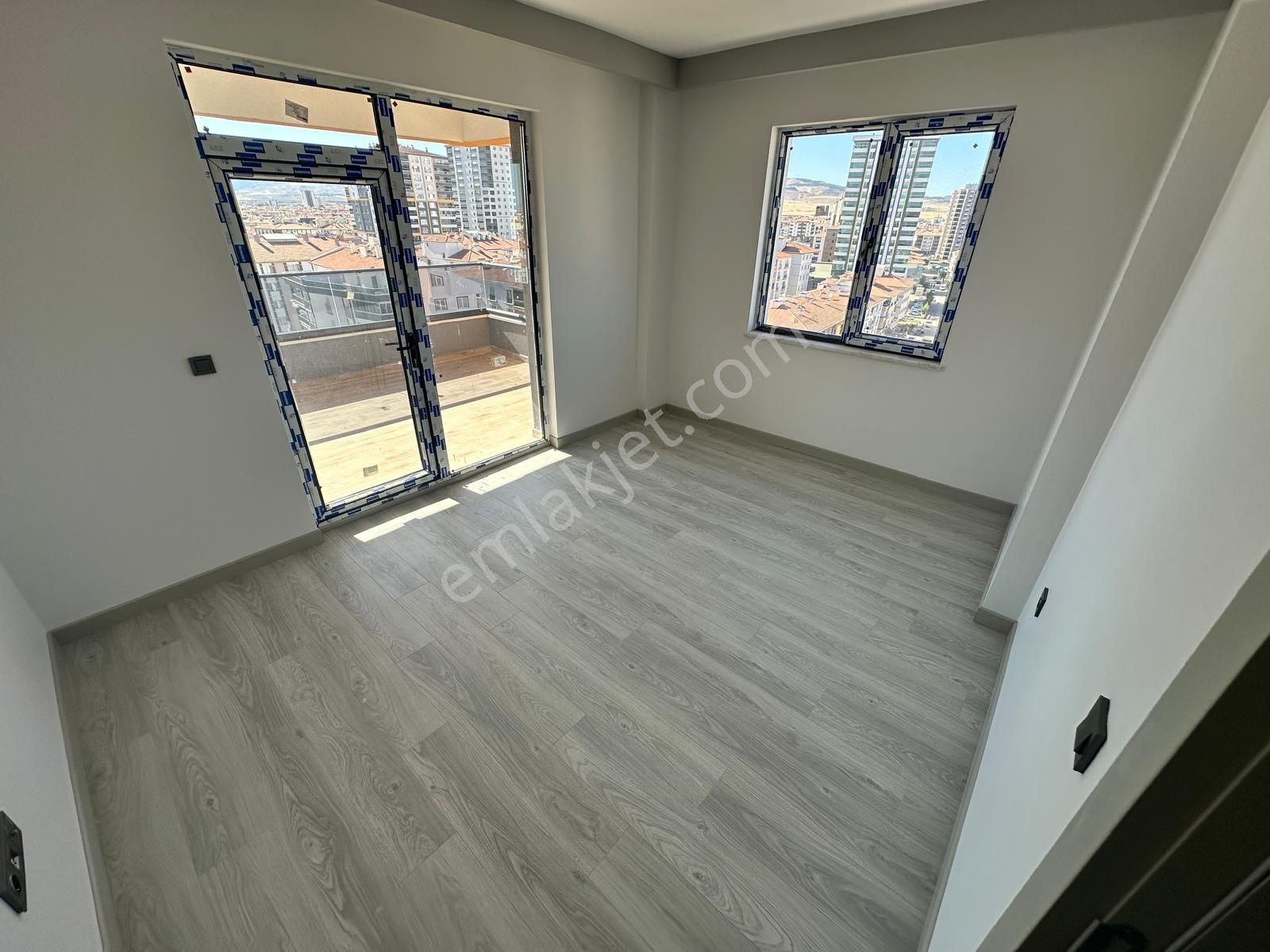 **site Dairesi** Son Kat 3+1 Manzaralı Cadde Üzeri 135m2 9 Kat - Görsel 32