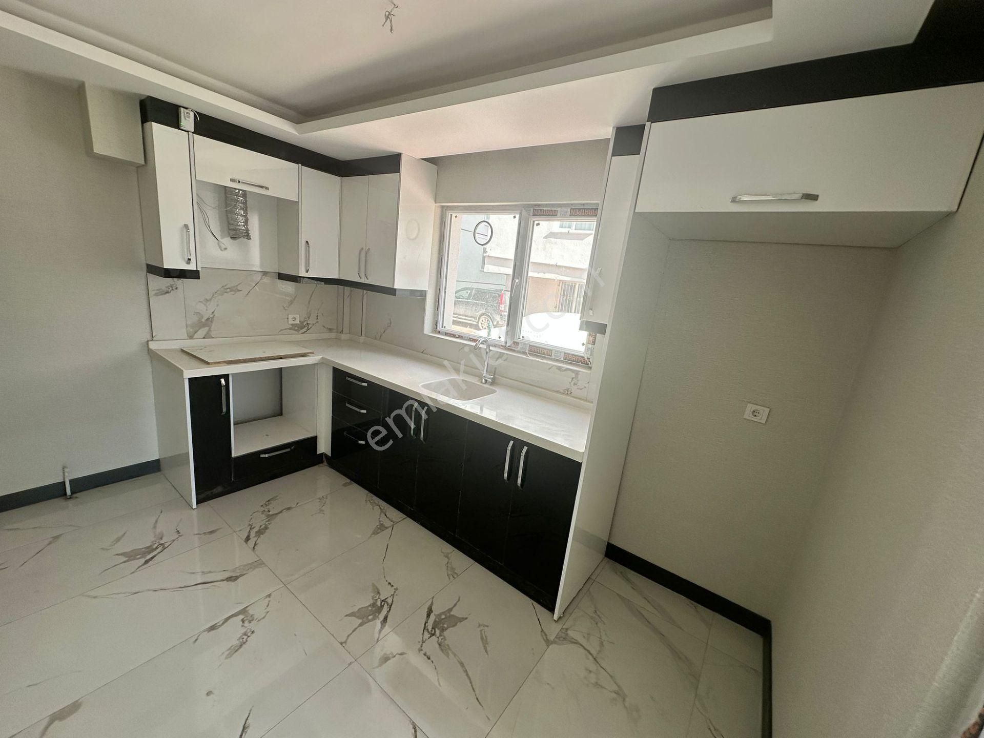 **fevzi Çakmak Mahallesi**3+1 Cam Balkonlu