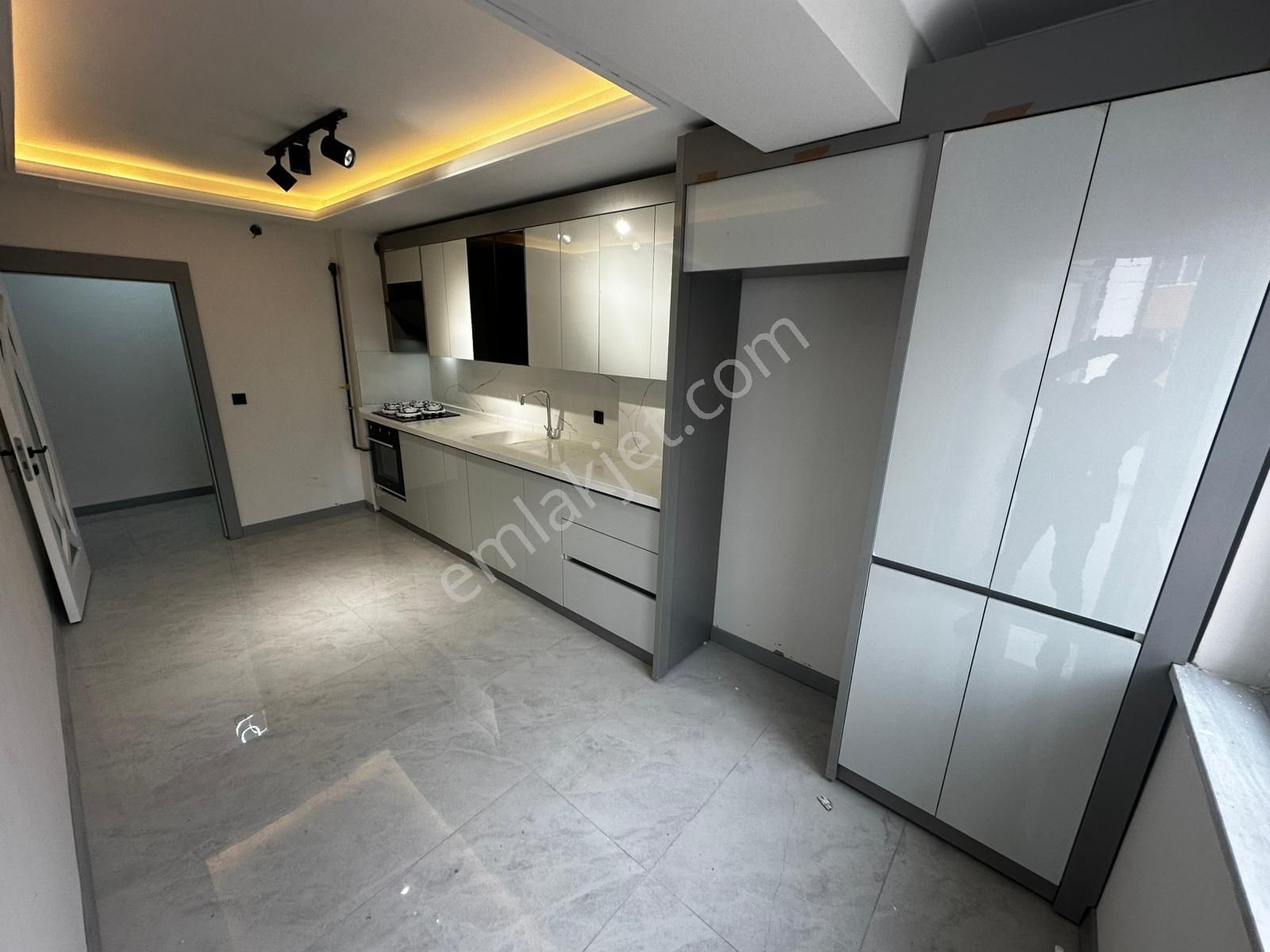 **menderes Mahallesi** 3+1 Ebeveyn Banyo Teras Balkon - Görsel 6