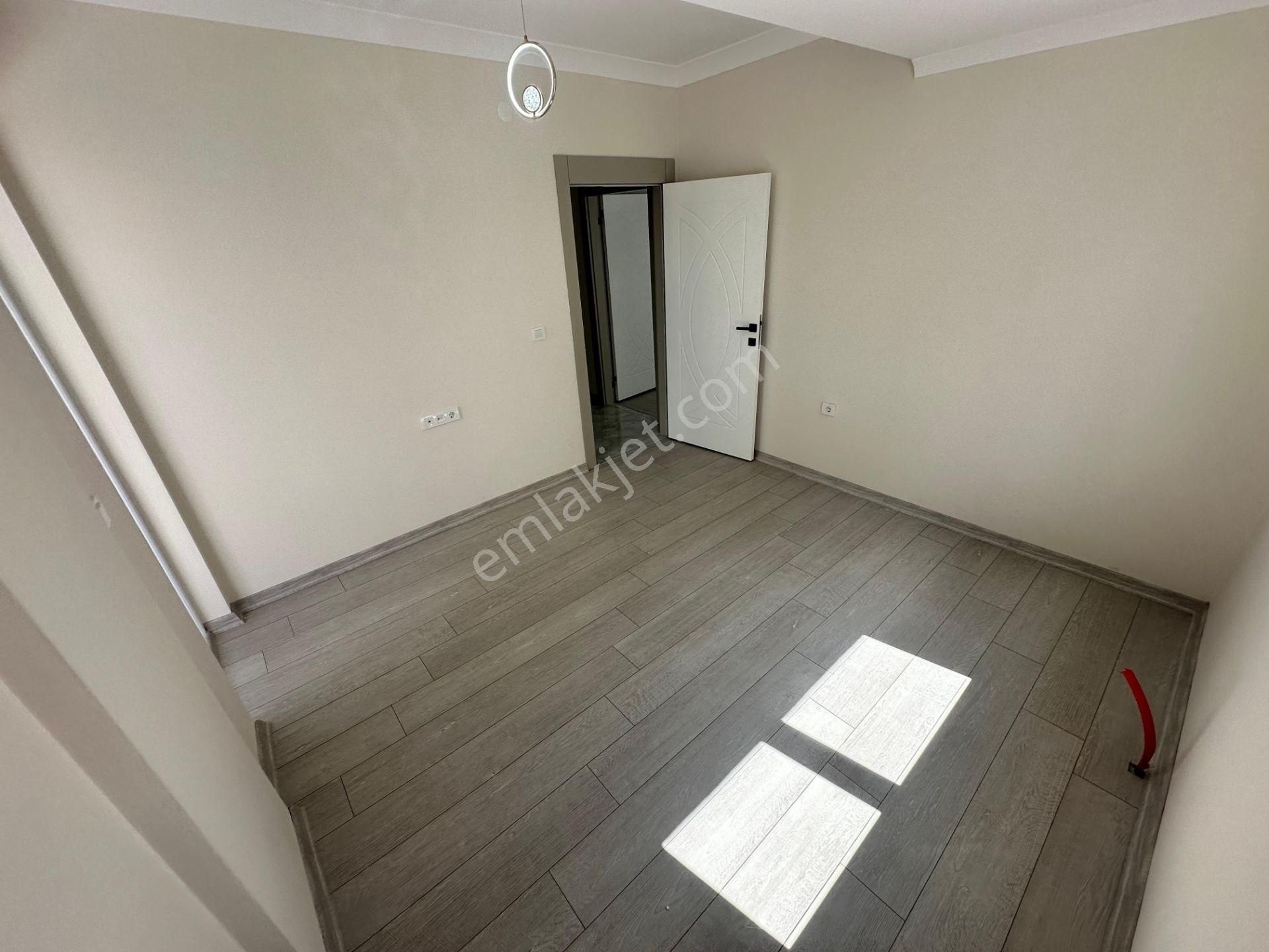 M.kemal De 3+1okullar Bölgesinde 125 M2 Şık Tasarımlı - Görsel 12