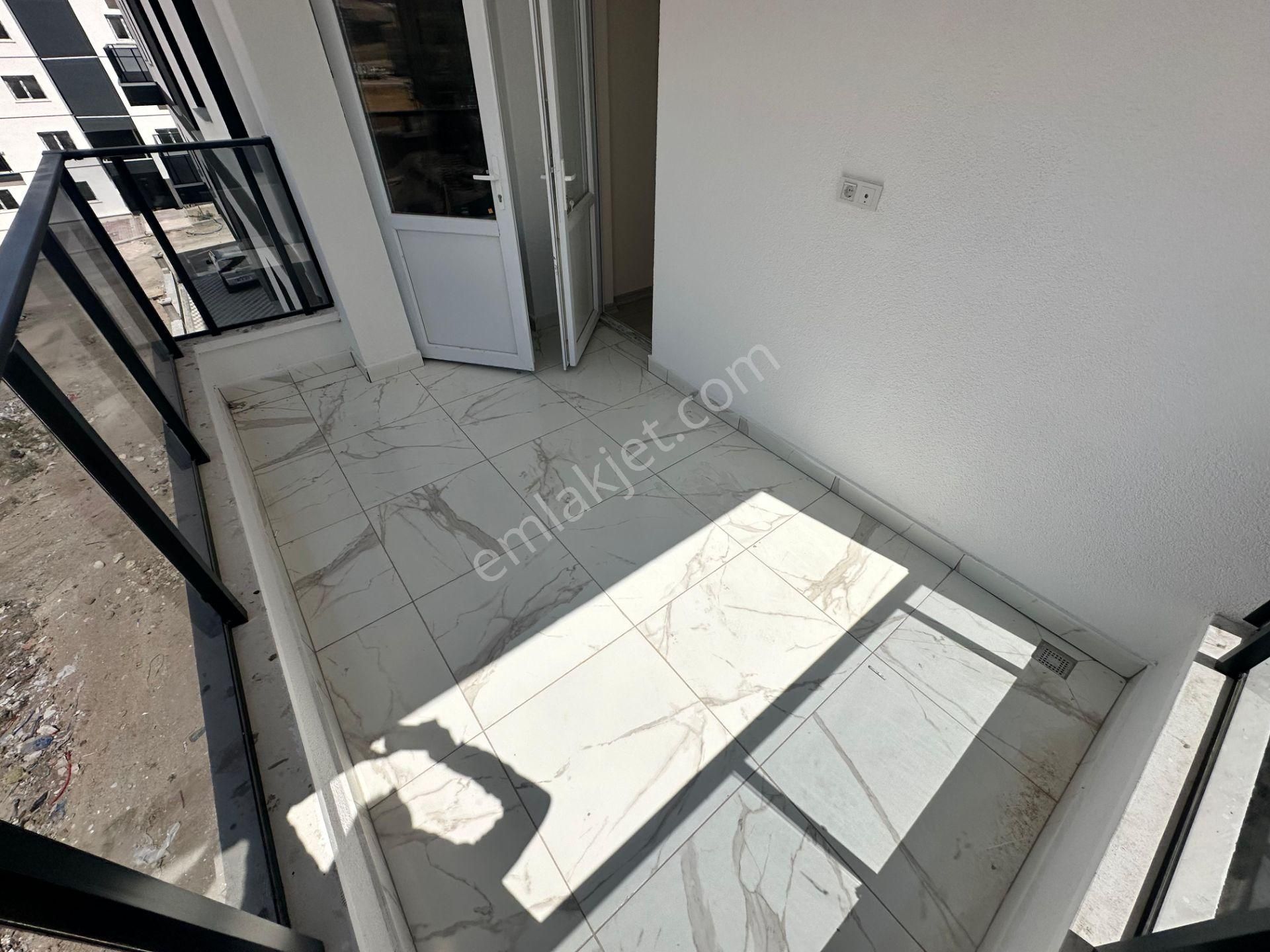 M.kemal De 3+1okullar Bölgesinde 125 M2 Şık Tasarımlı - Görsel 25