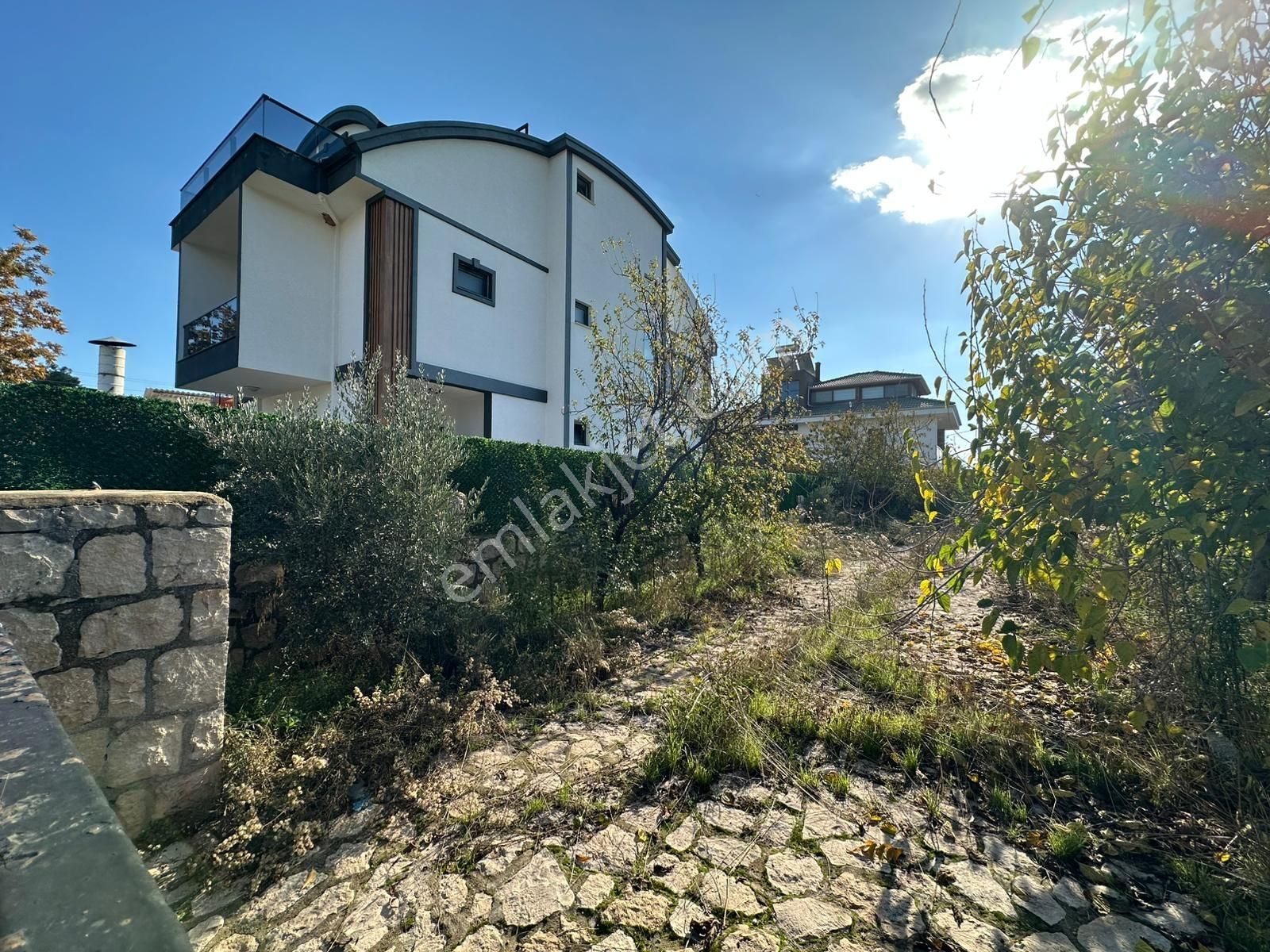 Düzlerçamı Geniş Villa Arsası 455m2