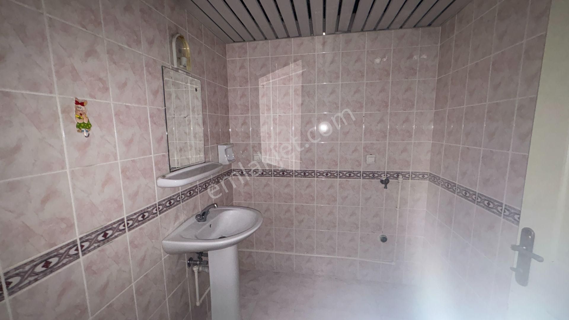 Bahçecik Mahallesinde 7/24 Güvenlikli Kiralık 3+1 Daire - Görsel 17