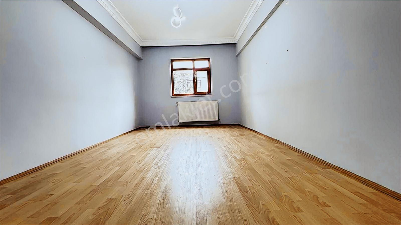 İki Büyük Balkonlu Ara Katta Bağımsız Ön Cephede 3+1 Kiralık - Görsel 16