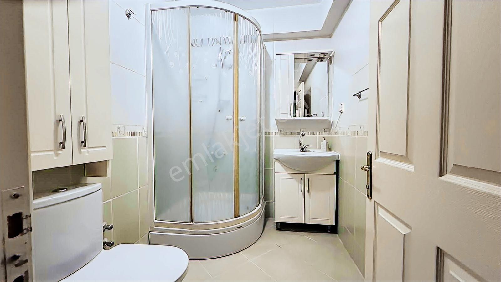 İki Büyük Balkonlu Ara Katta Bağımsız Ön Cephede 3+1 Kiralık - Görsel 31