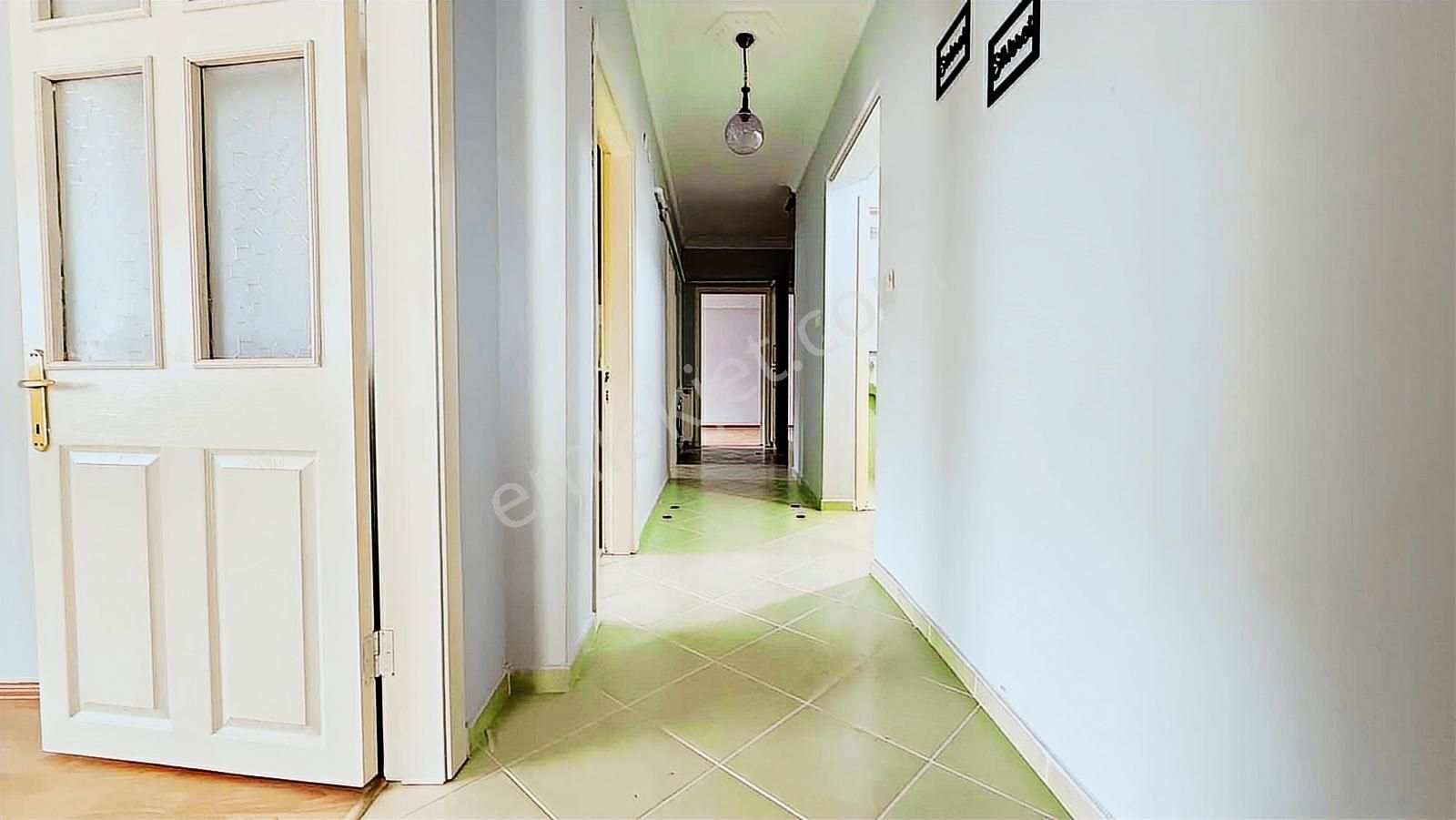 İki Büyük Balkonlu Ara Katta Bağımsız Ön Cephede 3+1 Kiralık - Görsel 13