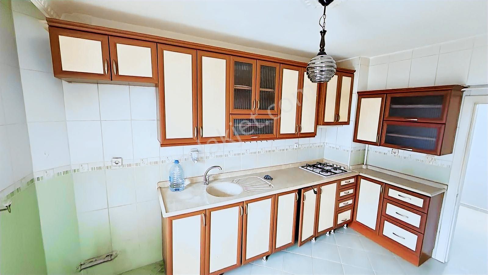 İki Büyük Balkonlu Ara Katta Bağımsız Ön Cephede 3+1 Kiralık - Görsel 7