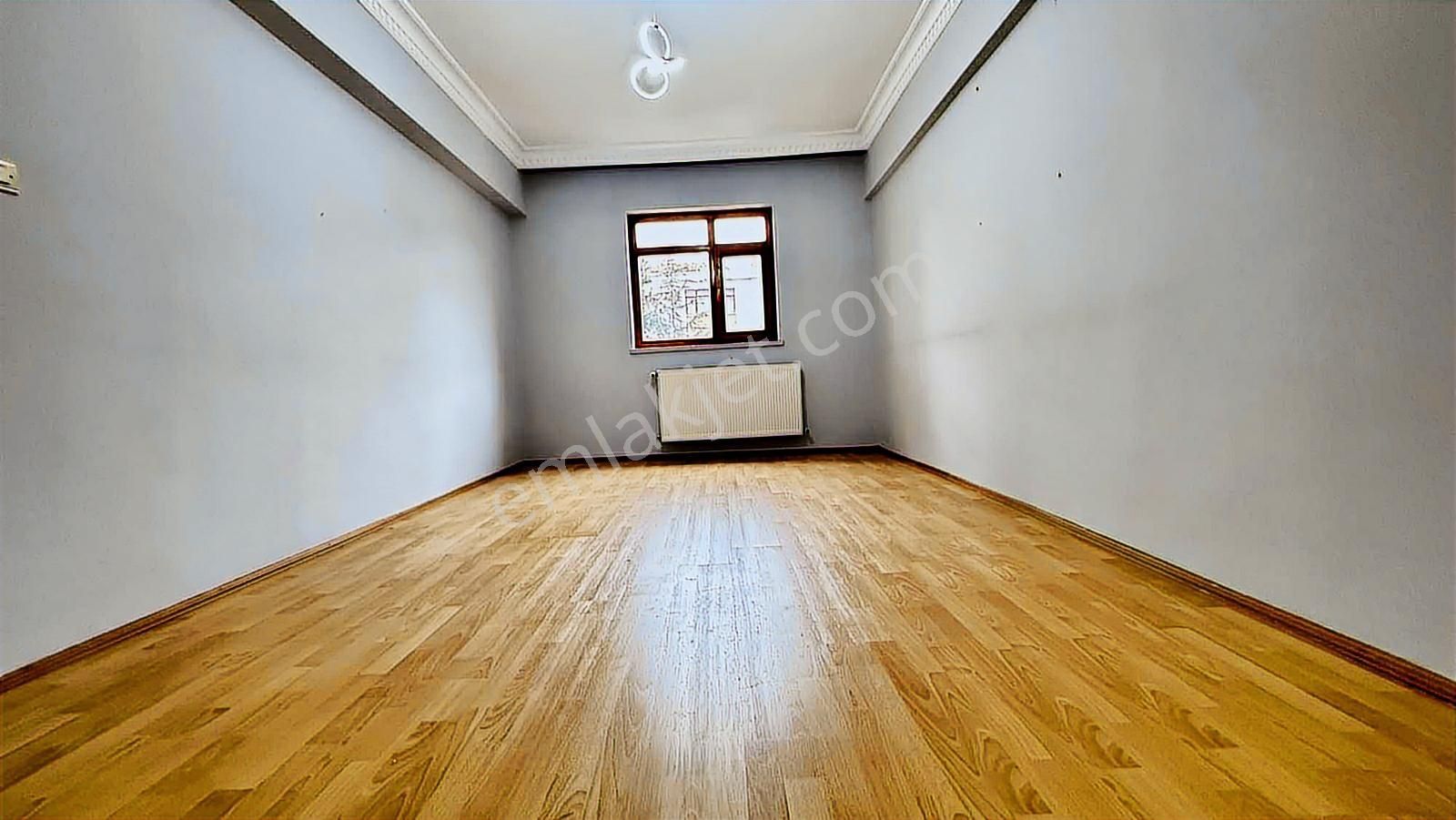 İki Büyük Balkonlu Ara Katta Bağımsız Ön Cephede 3+1 Kiralık - Görsel 24