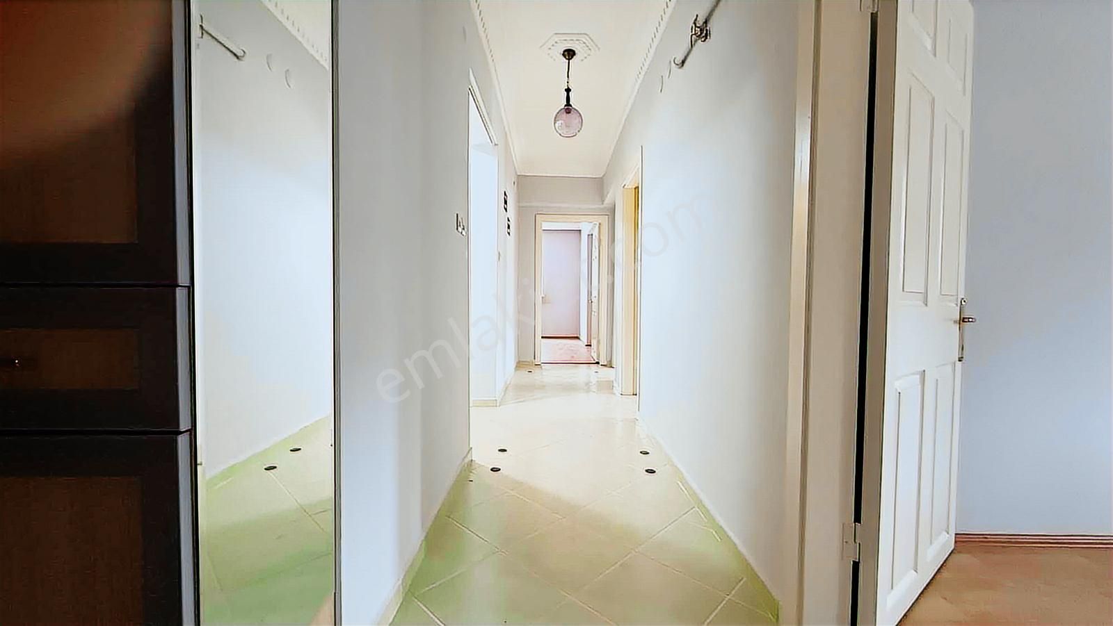 İki Büyük Balkonlu Ara Katta Bağımsız Ön Cephede 3+1 Kiralık - Görsel 19