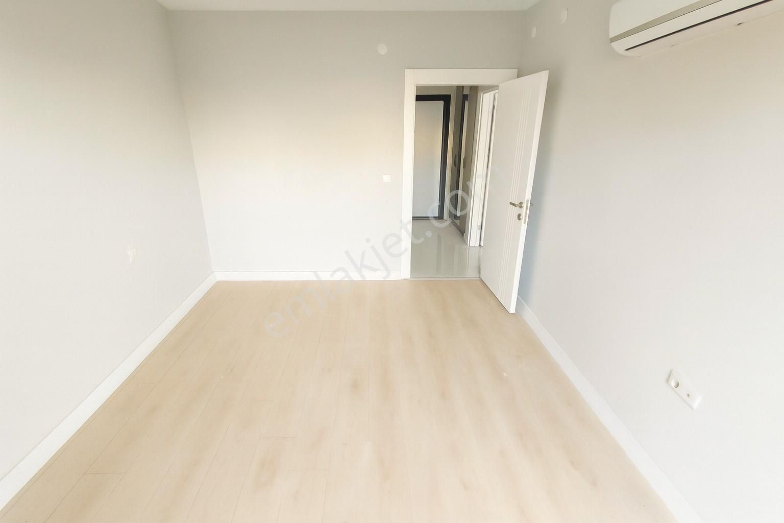 Altıntaş'ta Alternatif Katlarda 1+1 Balkonlu Havuz Cephe Satılık - Görsel 23