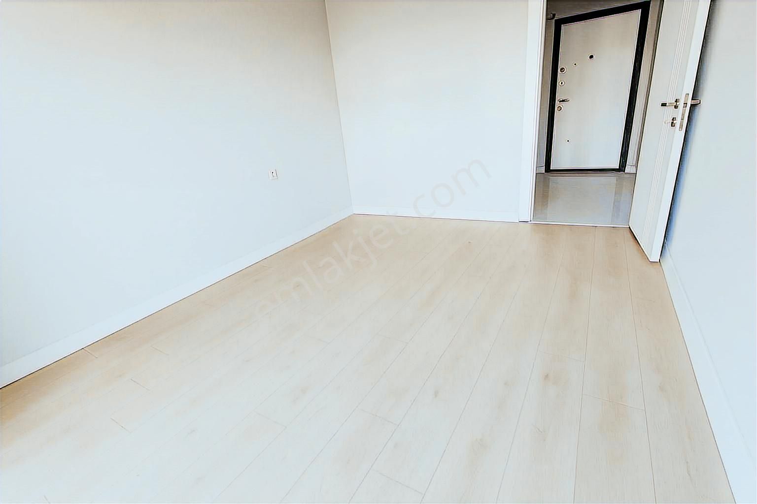 Altıntaş'ta Alternatif Katlarda 1+1 Balkonlu Havuz Cephe Satılık - Görsel 13